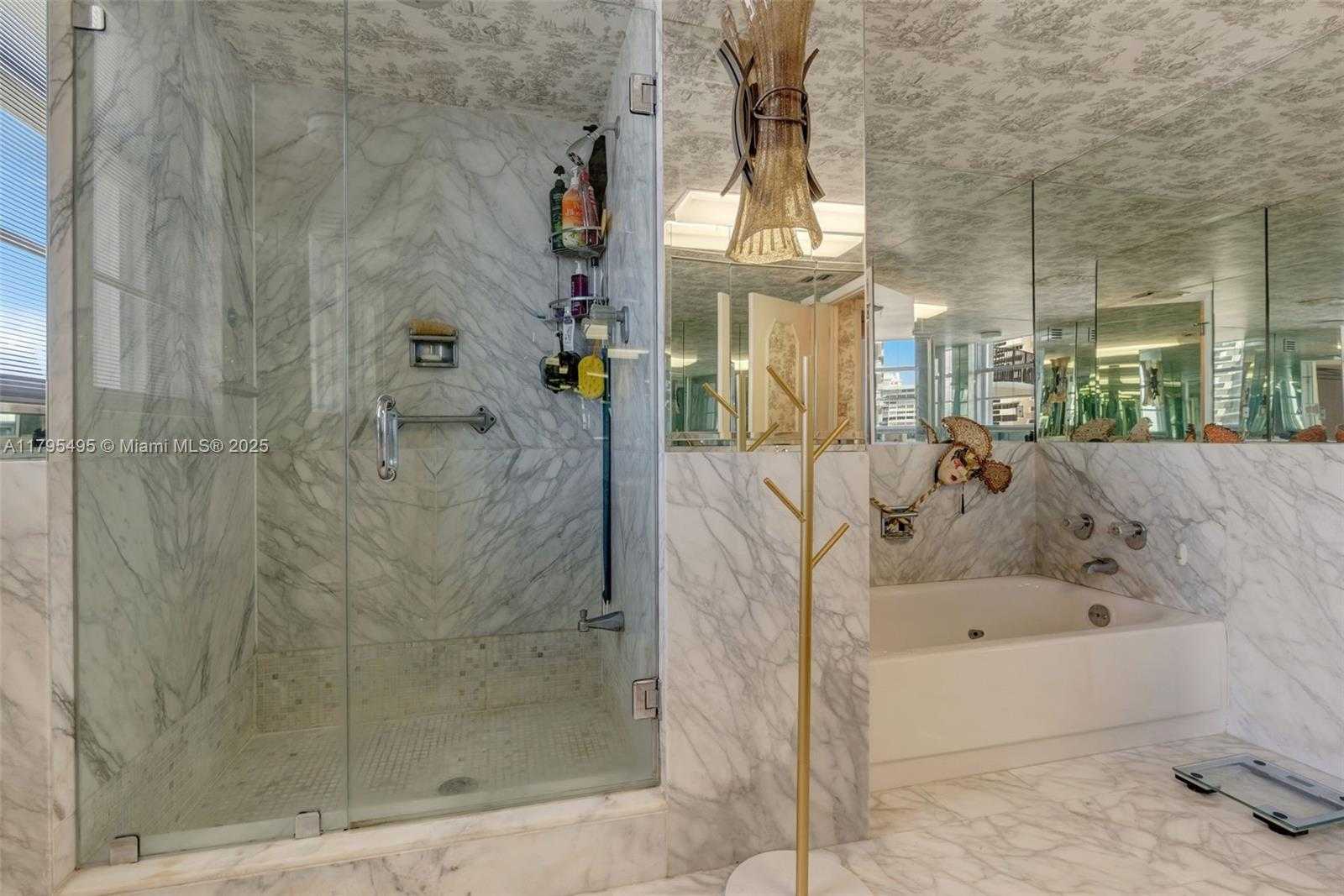Small Image of 5660 COLLINS AVE #7E, Miami Beach Number 20