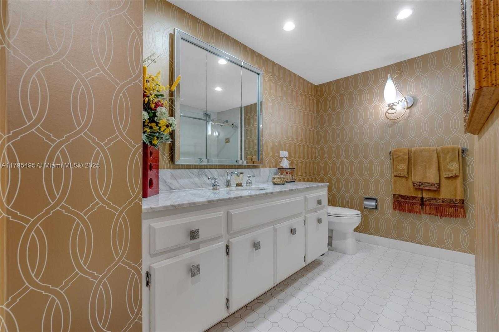 Small Image of 5660 COLLINS AVE #7E, Miami Beach Number 26