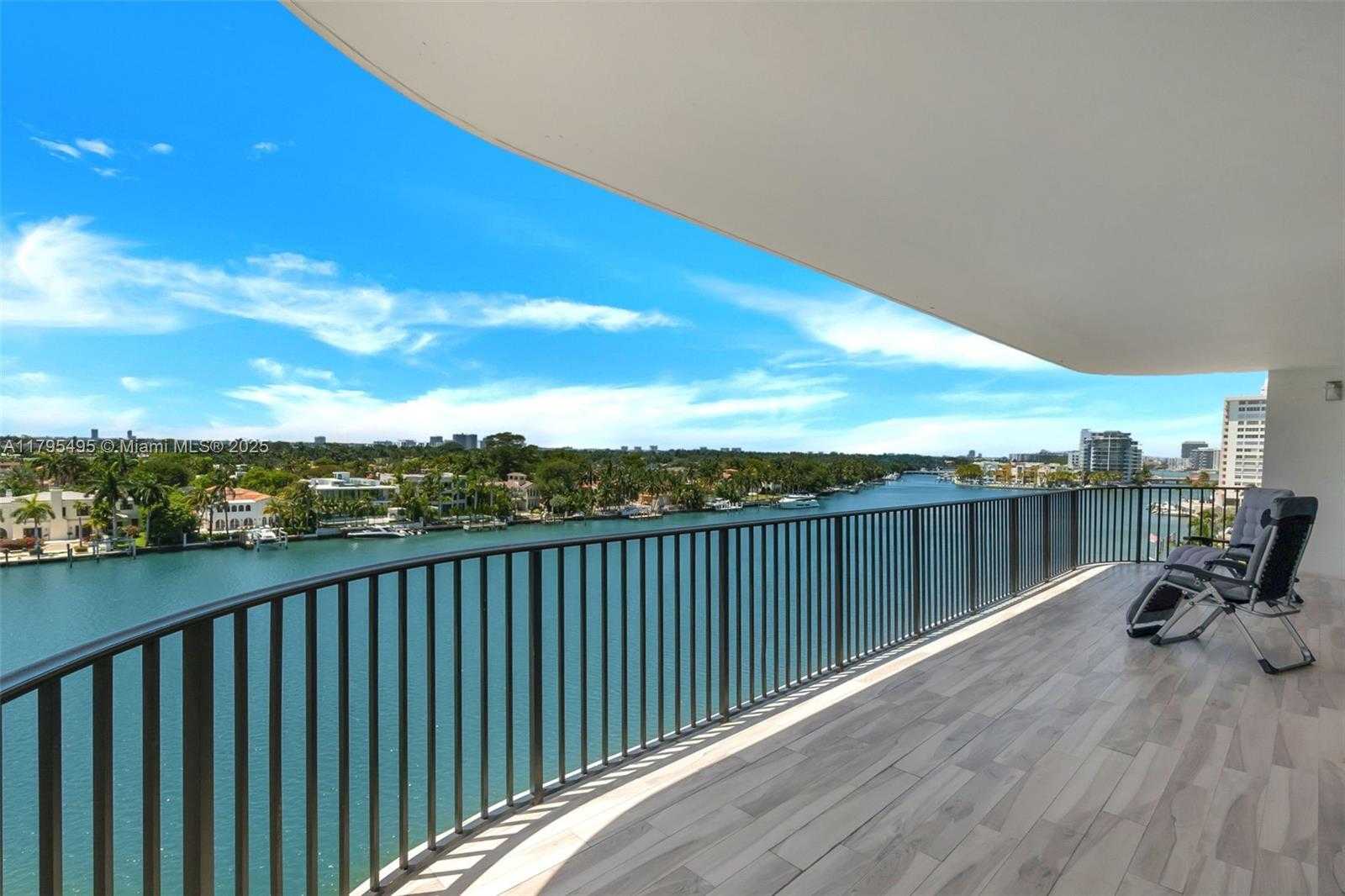 Small Image of 5660 COLLINS AVE #7E, Miami Beach Number 30