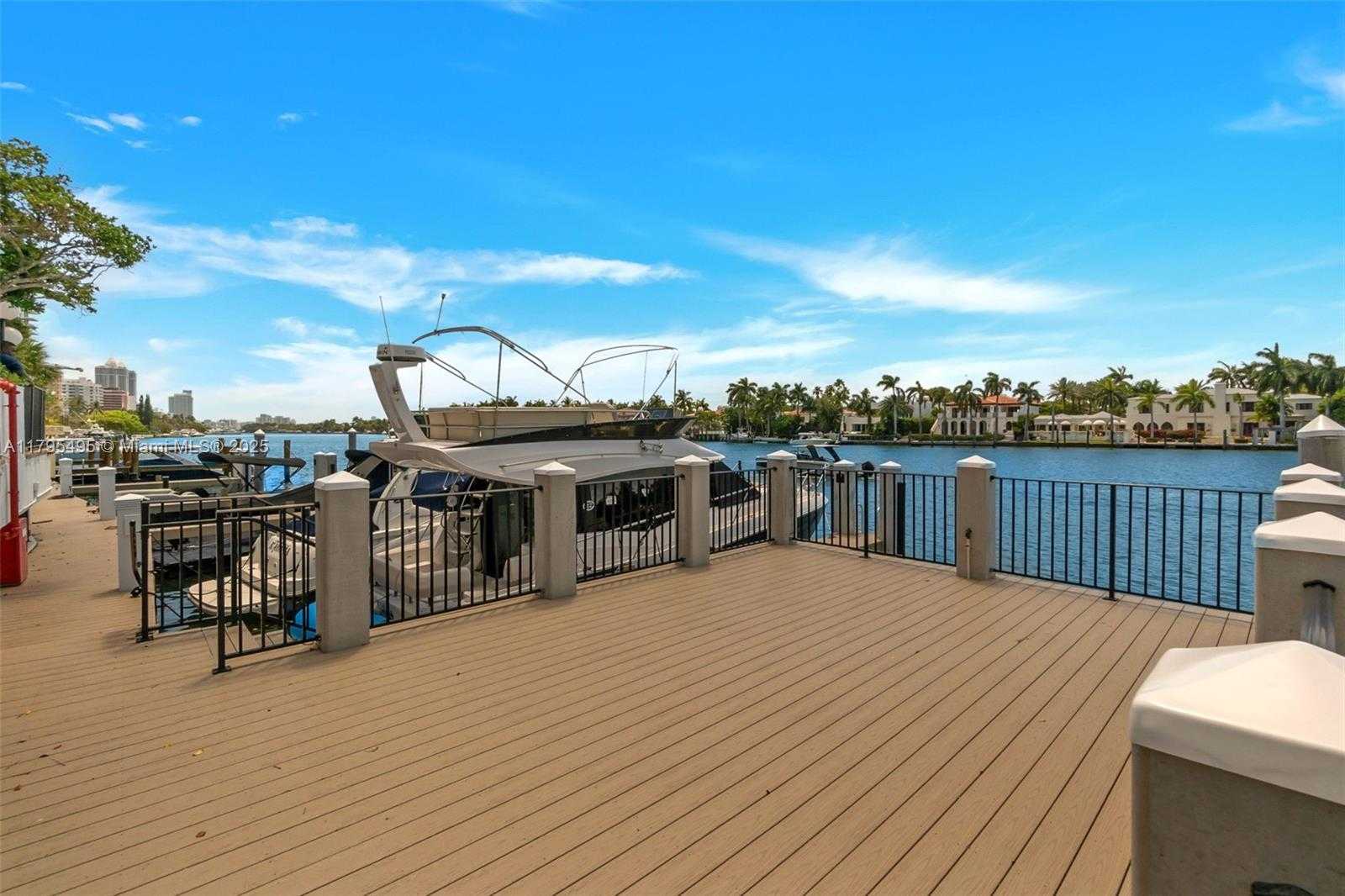 Small Image of 5660 COLLINS AVE #7E, Miami Beach Number 34