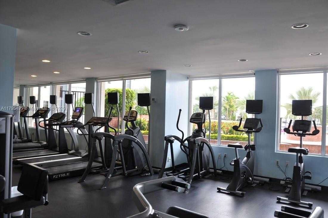Small Image of 5660 COLLINS AVE #7E, Miami Beach Number 35