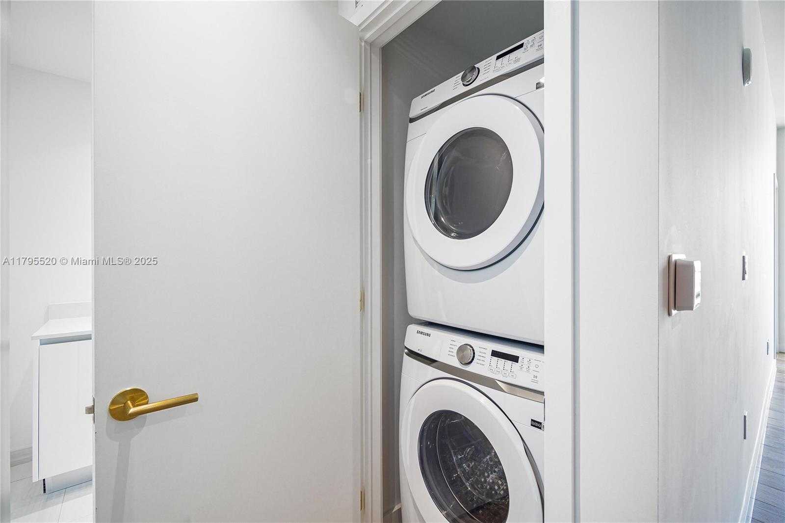 Small Image of 2678 TIGERTAIL AVE #1205, Miami Number 15