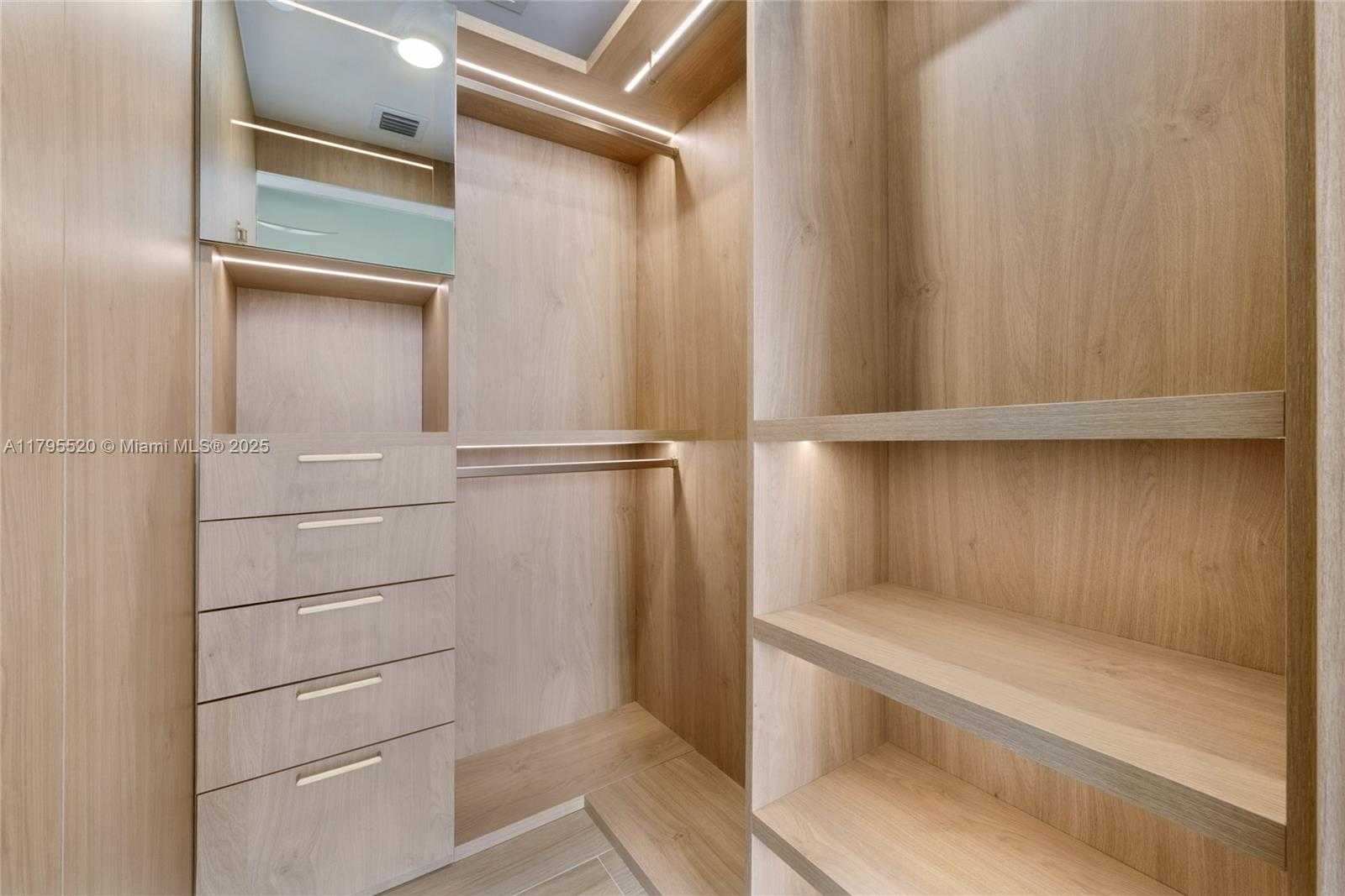Small Image of 2678 TIGERTAIL AVE #1205, Miami Number 7