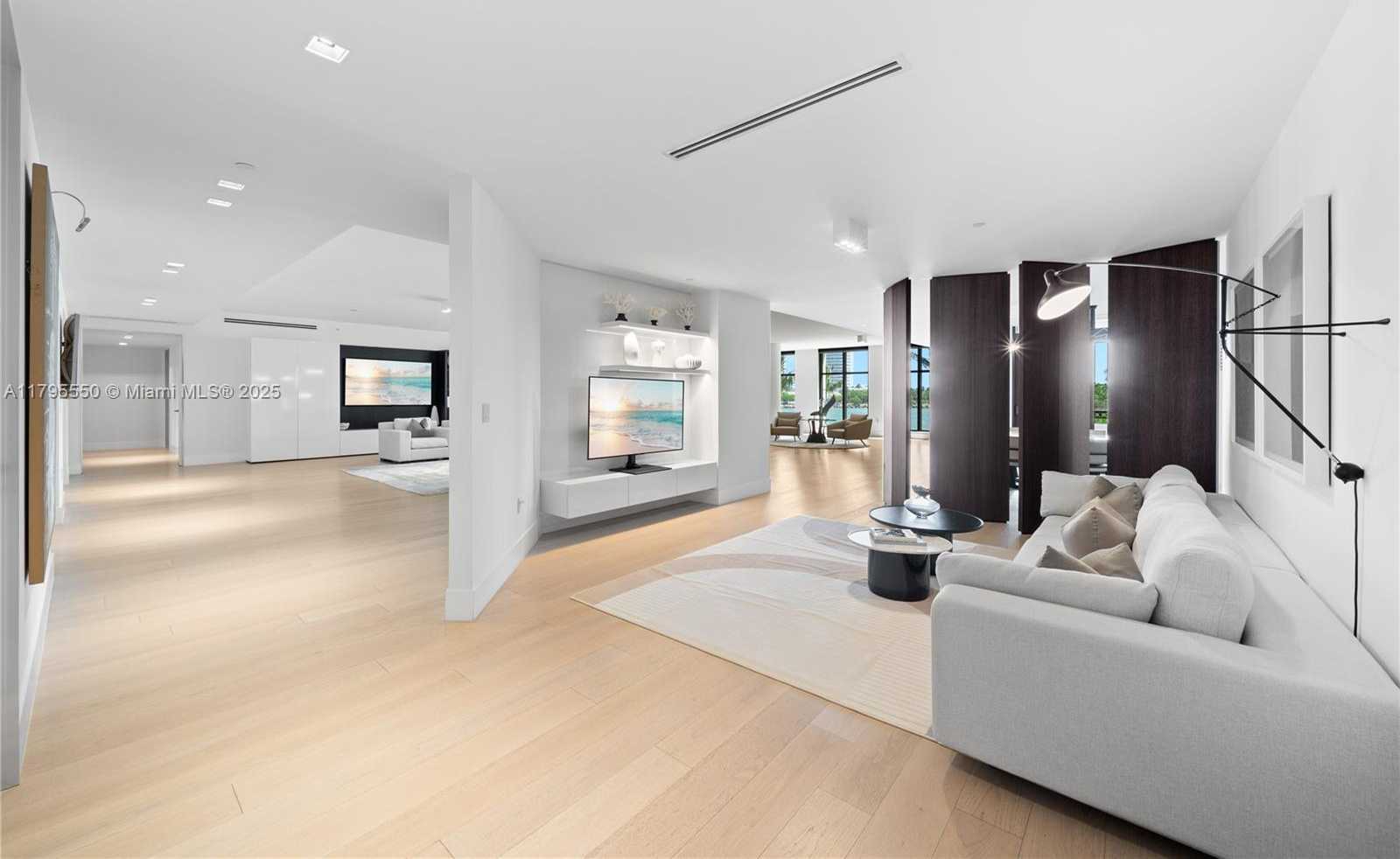 Small Image of 7025 FISHER ISLAND DR #7025, Miami Beach Number 34