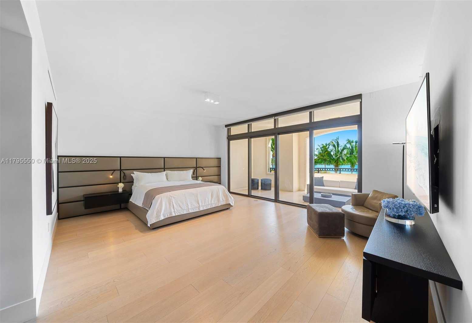 Small Image of 7025 FISHER ISLAND DR #7025, Miami Beach Number 51