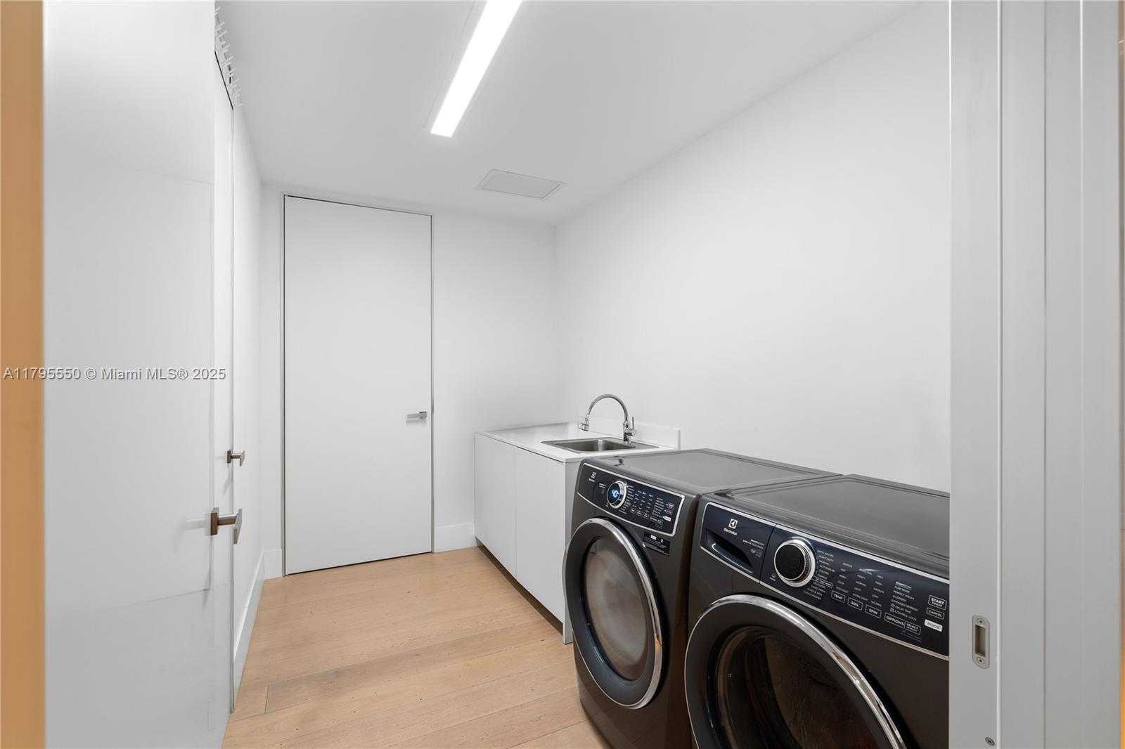Small Image of 7025 FISHER ISLAND DR #7025, Miami Beach Number 71
