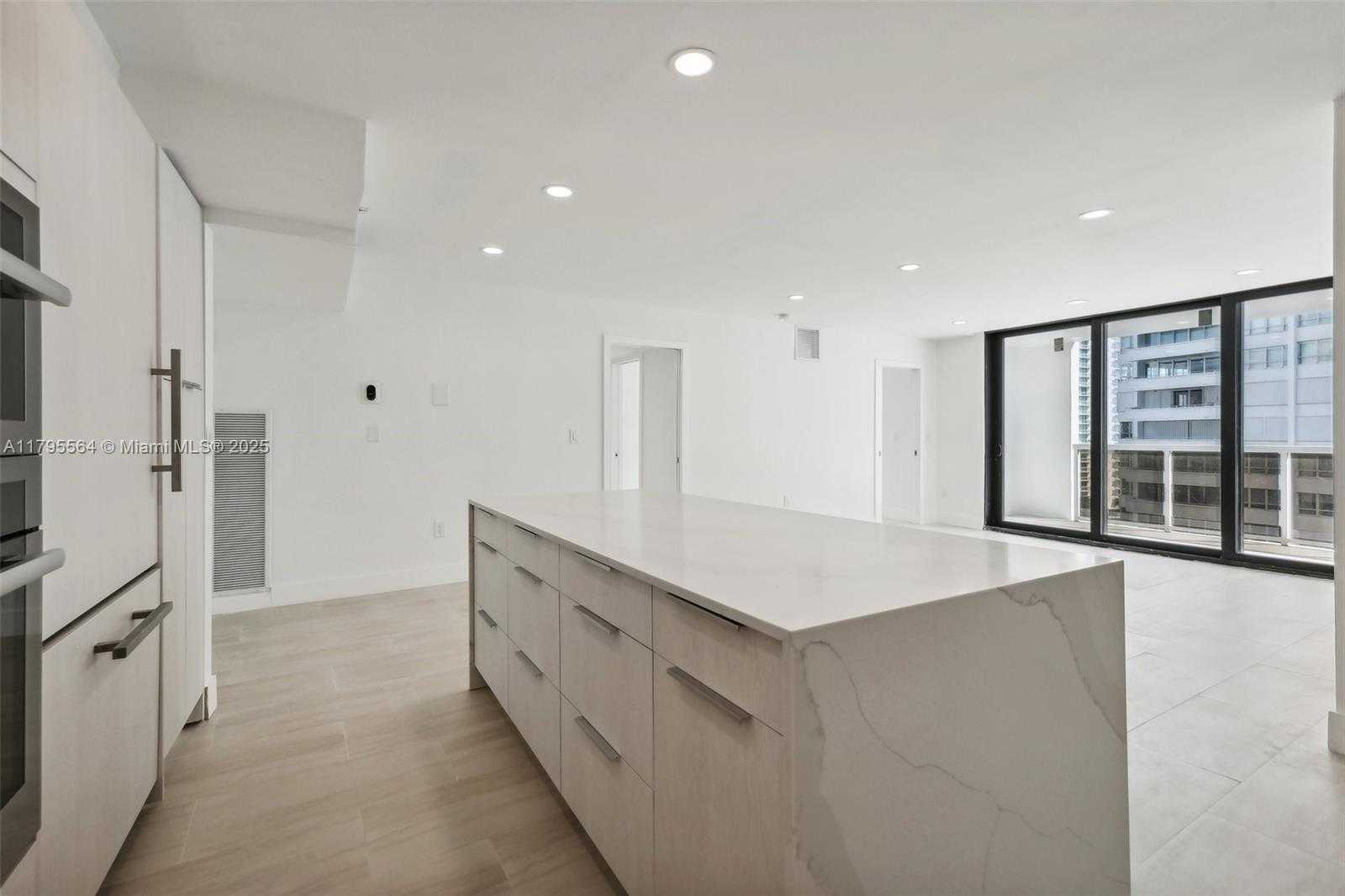 Small Image of 9 ISLAND AVE #1209, Miami Beach Number 13