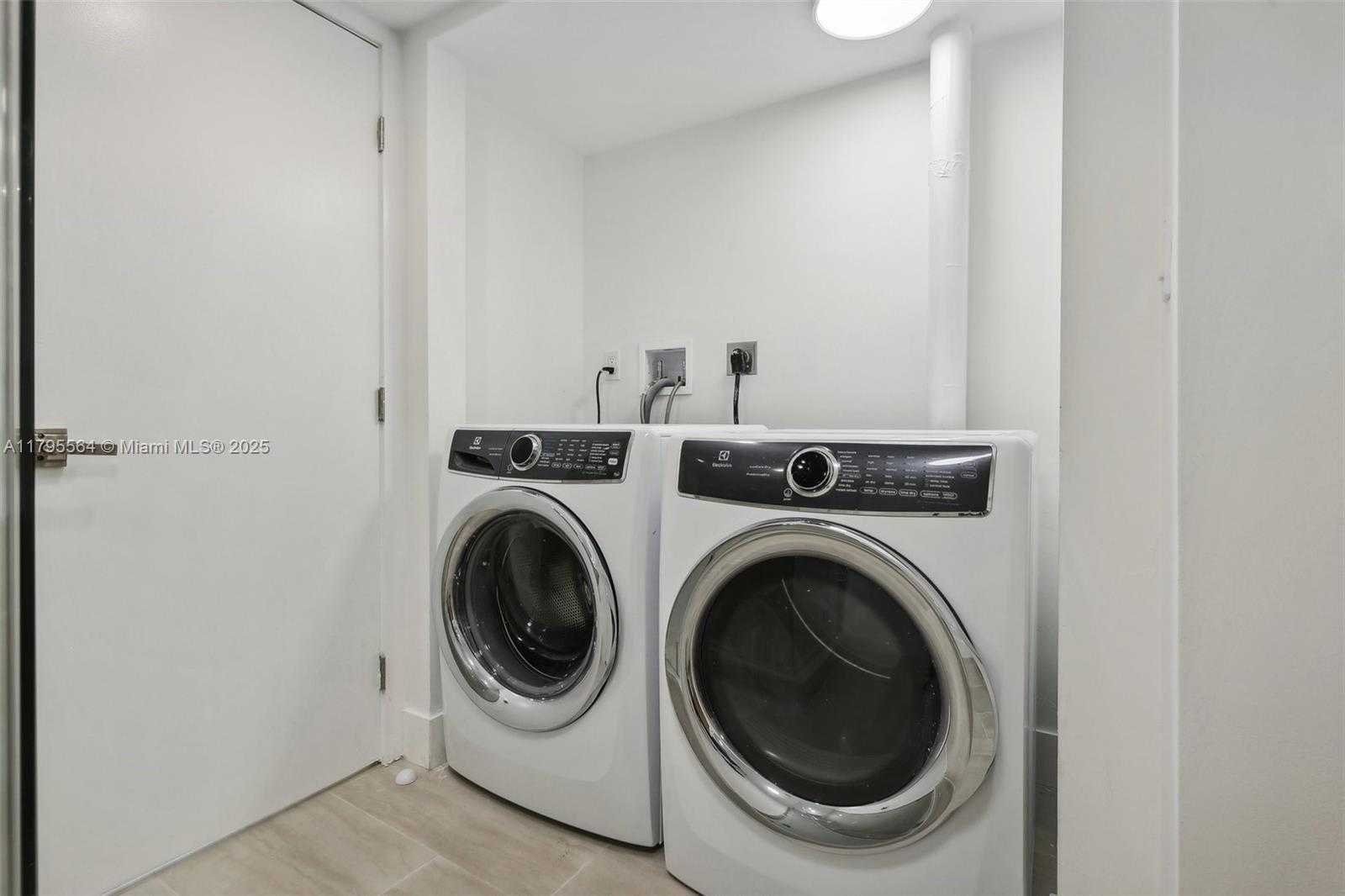 Small Image of 9 ISLAND AVE #1209, Miami Beach Number 28