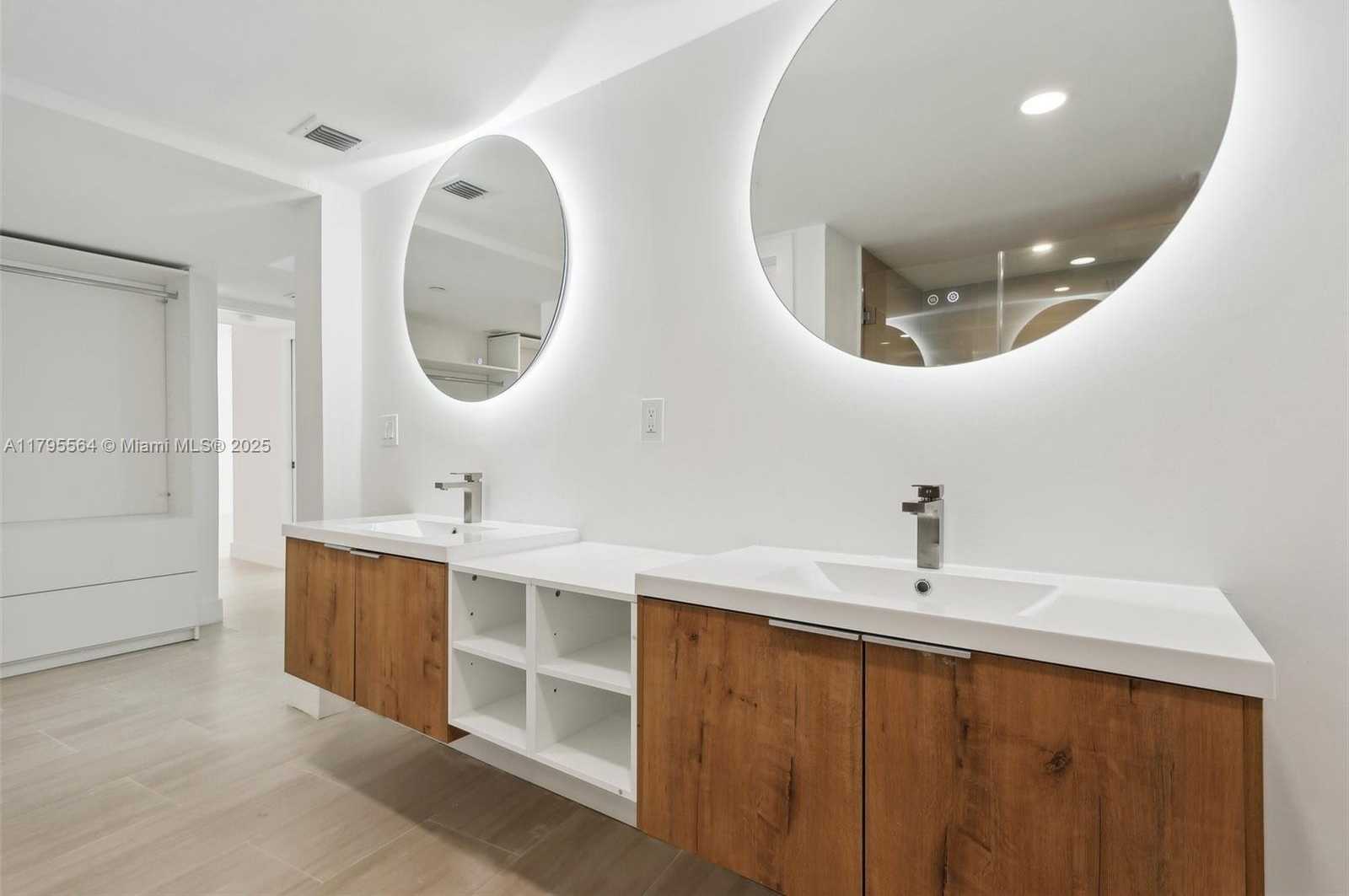 Small Image of 9 ISLAND AVE #1209, Miami Beach Number 36