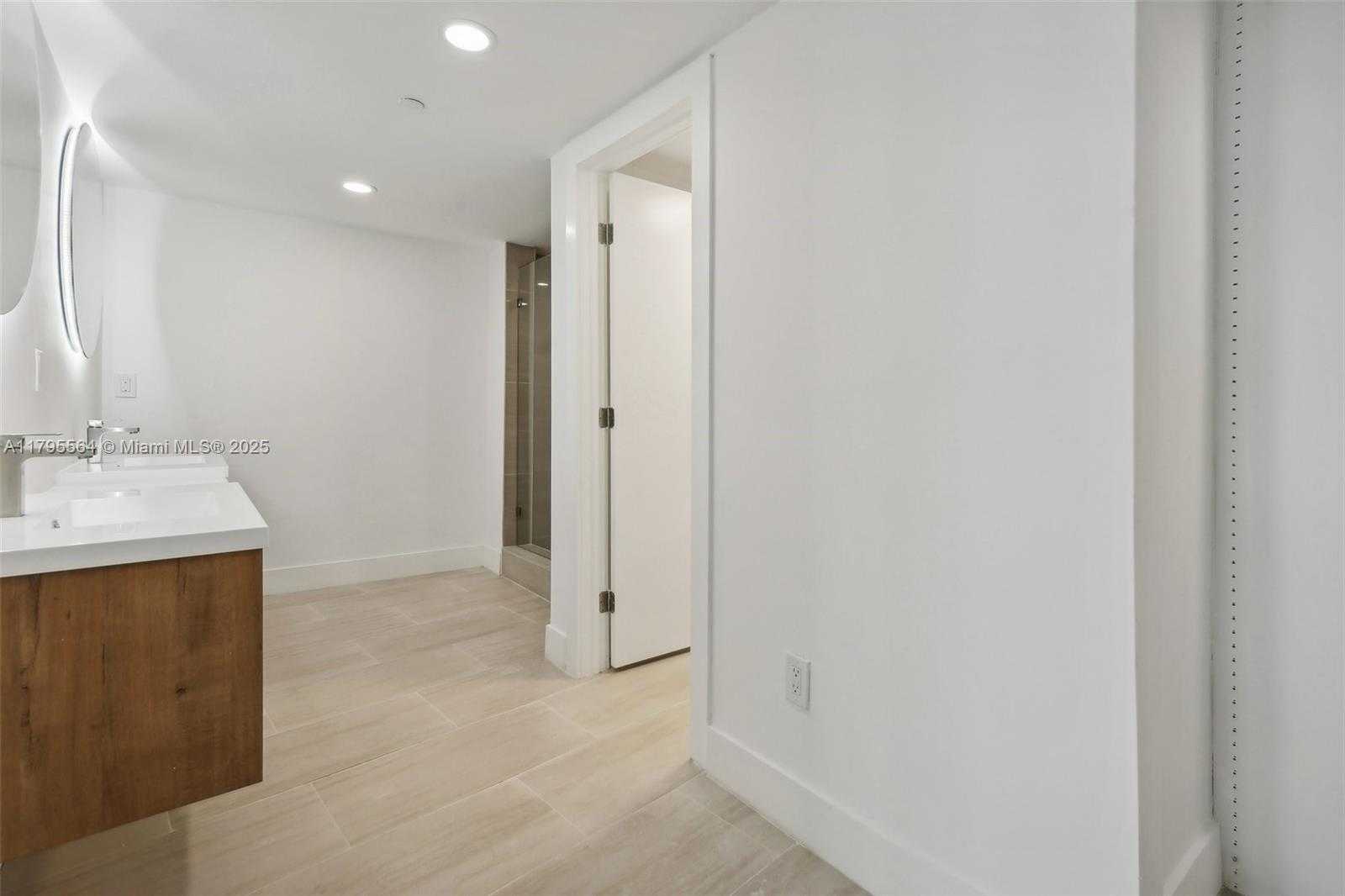 Small Image of 9 ISLAND AVE #1209, Miami Beach Number 37