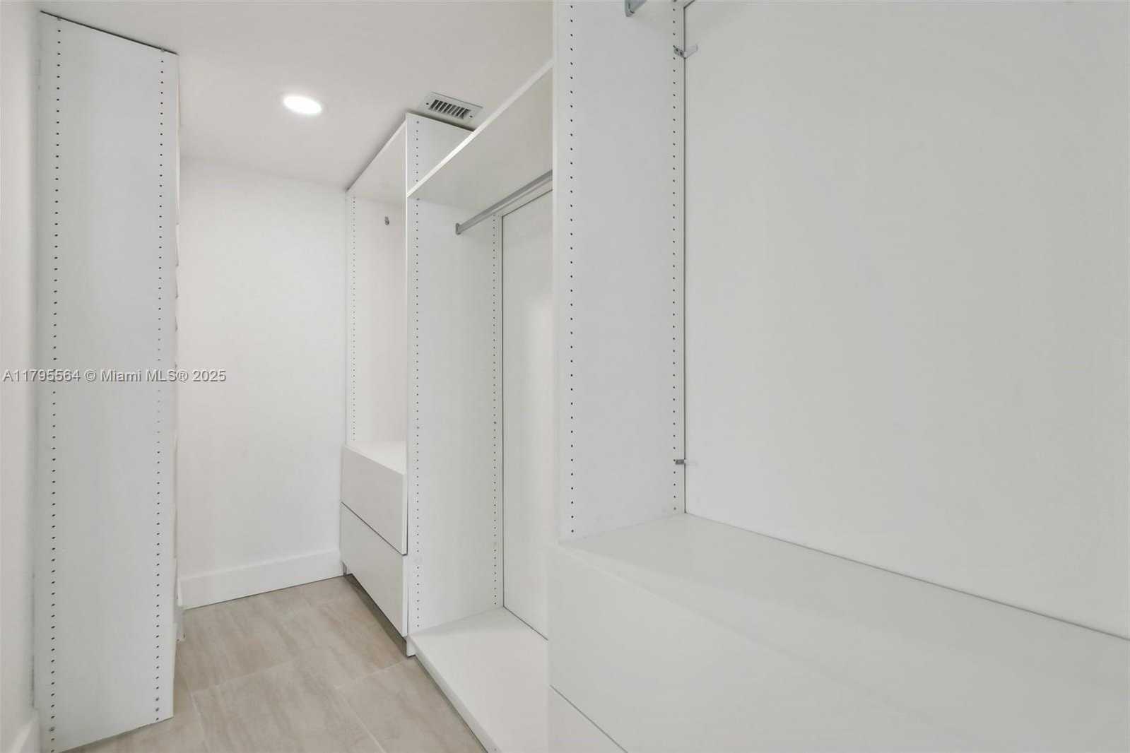 Small Image of 9 ISLAND AVE #1209, Miami Beach Number 40