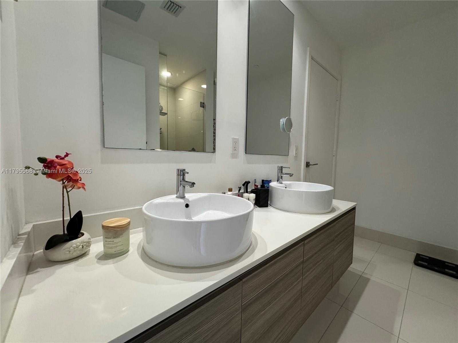 Small Image of 121 NORTH EAST 34TH ST #L601, Miami Number 10