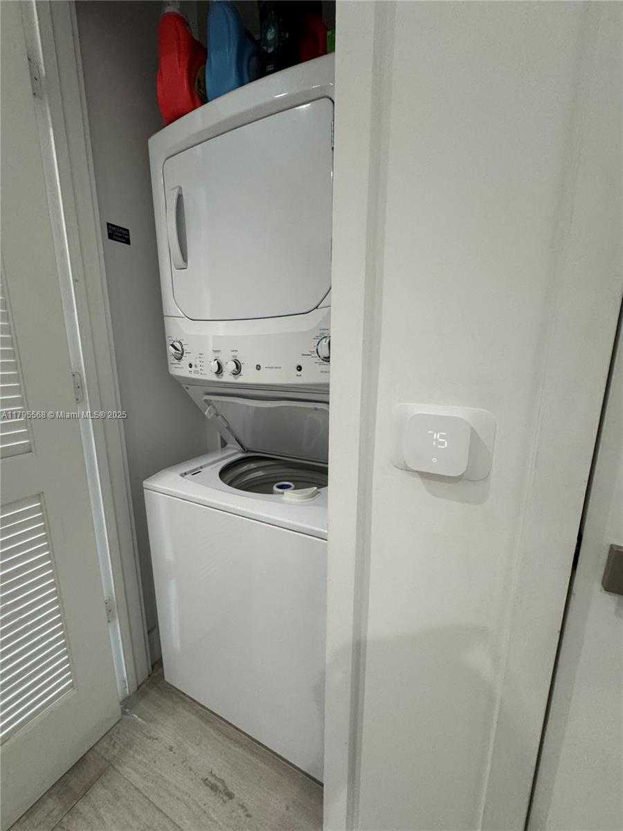 Small Image of 121 NORTH EAST 34TH ST #L601, Miami Number 12
