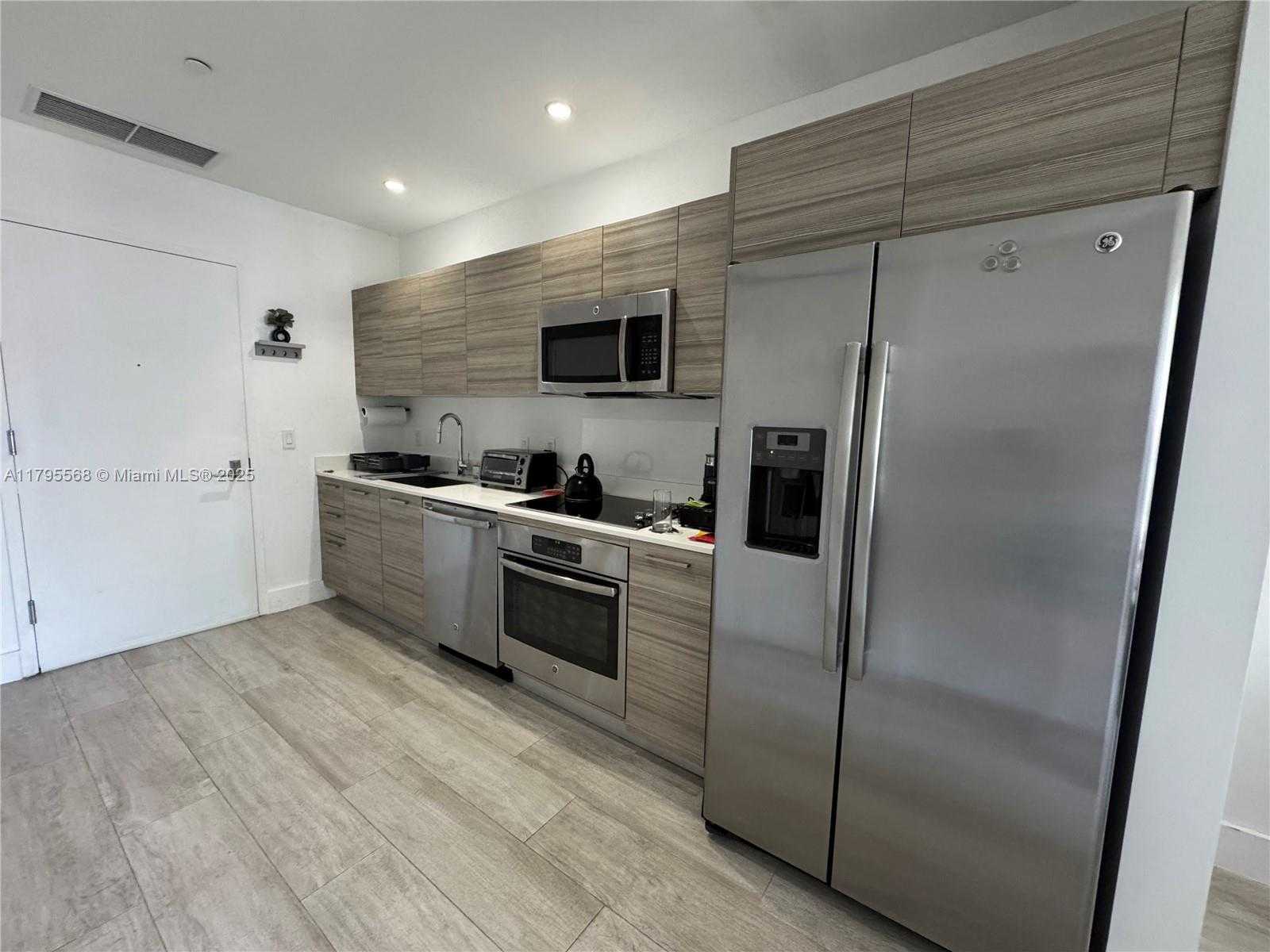 Small Image of 121 NORTH EAST 34TH ST #L601, Miami Number 2