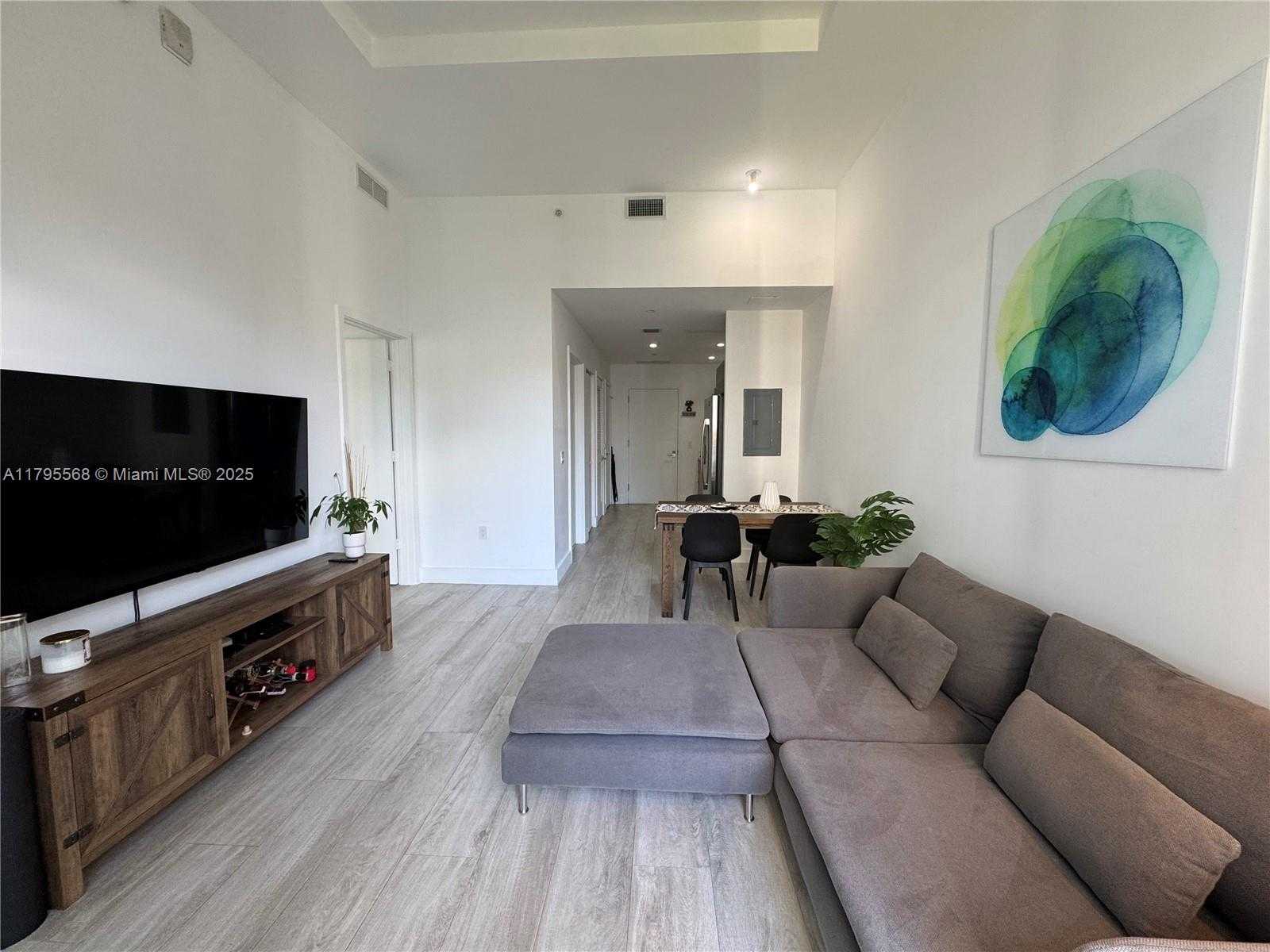 Small Image of 121 NORTH EAST 34TH ST #L601, Miami Number 4