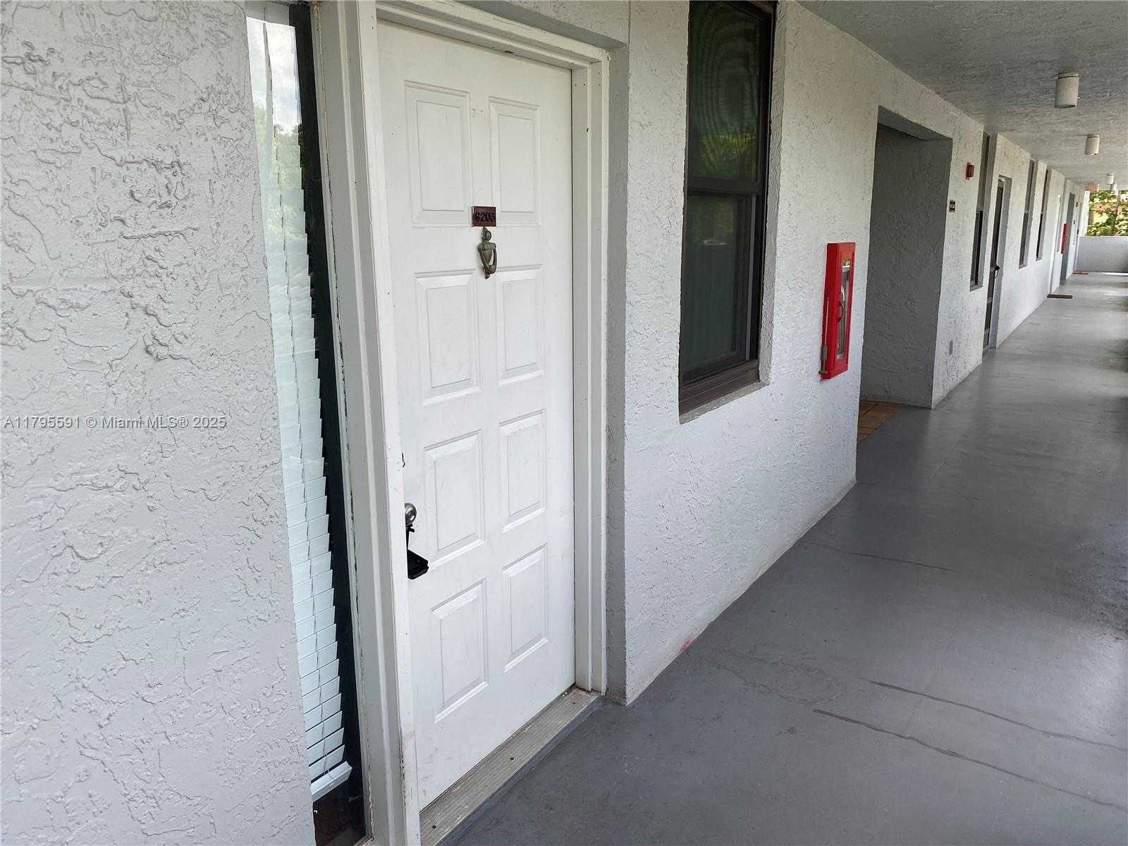 Small Image of 4133 SOUTH CARAMBOLA CIR S #G203, Coconut Creek Number 10