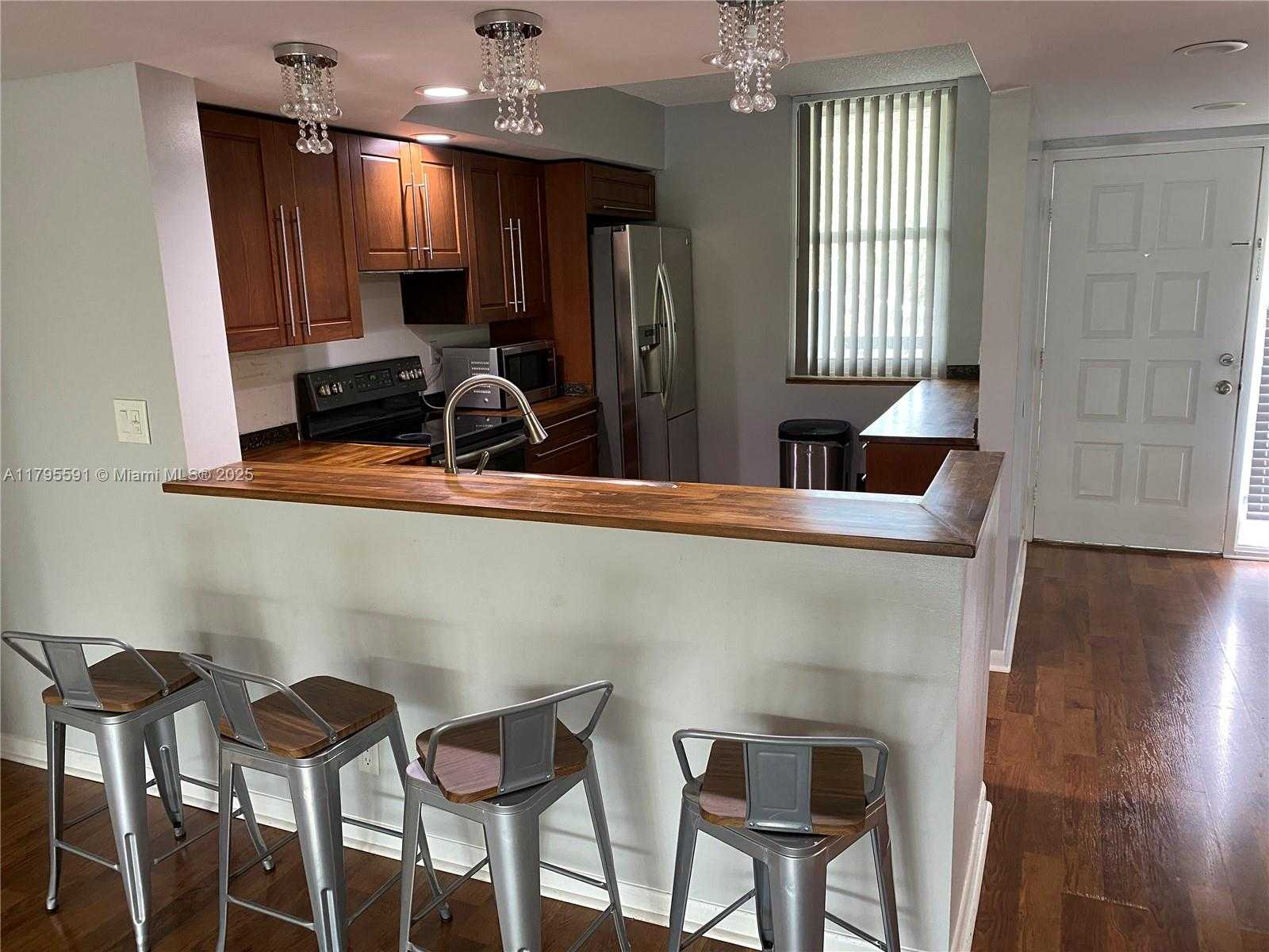 Small Image of 4133 SOUTH CARAMBOLA CIR S #G203, Coconut Creek Number 13