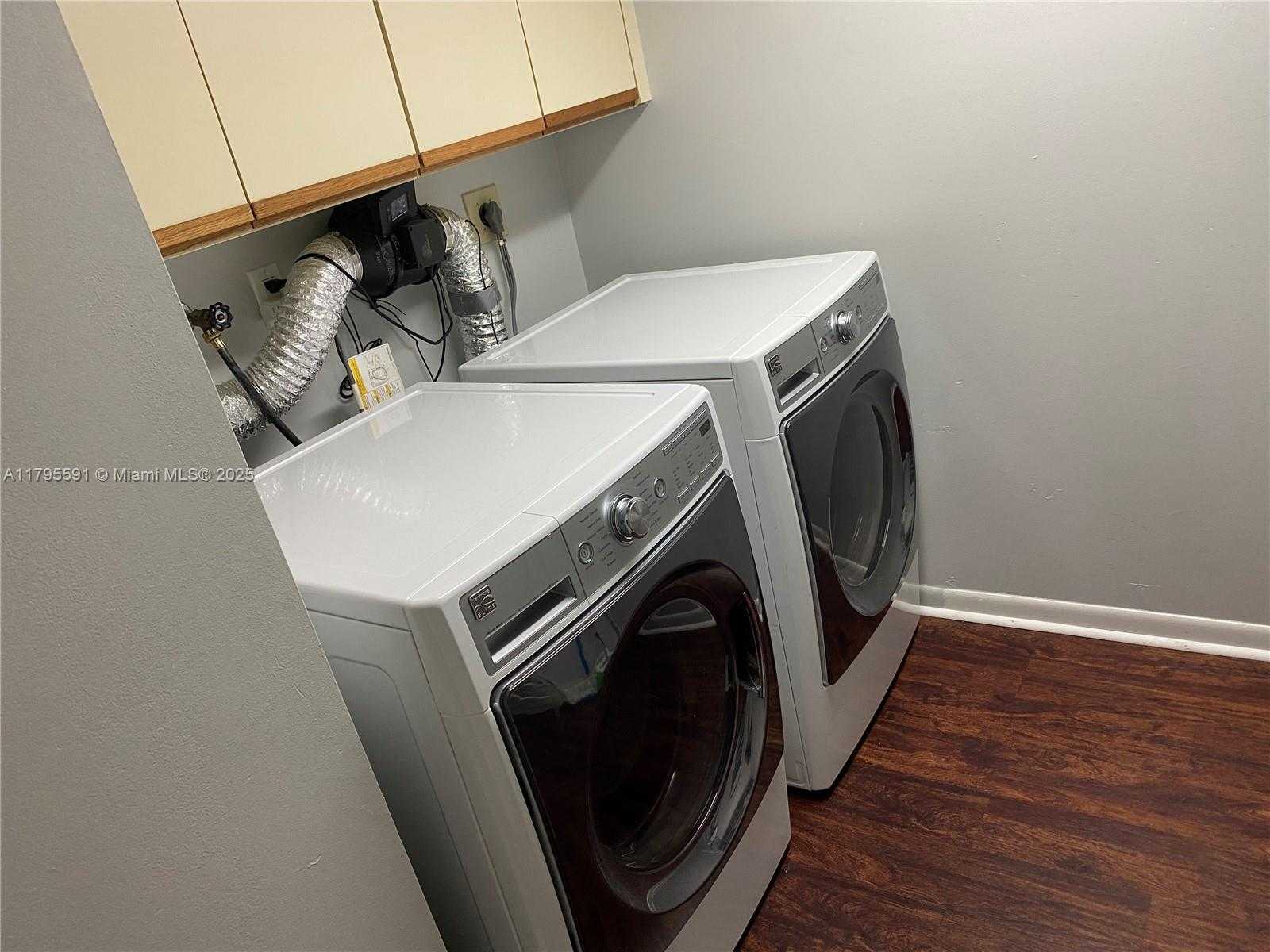 Small Image of 4133 SOUTH CARAMBOLA CIR S #G203, Coconut Creek Number 17