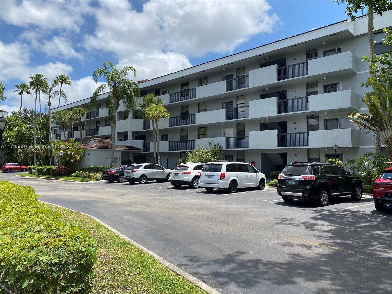 Small Image of 4133 SOUTH CARAMBOLA CIR S #G203, Coconut Creek Number 2