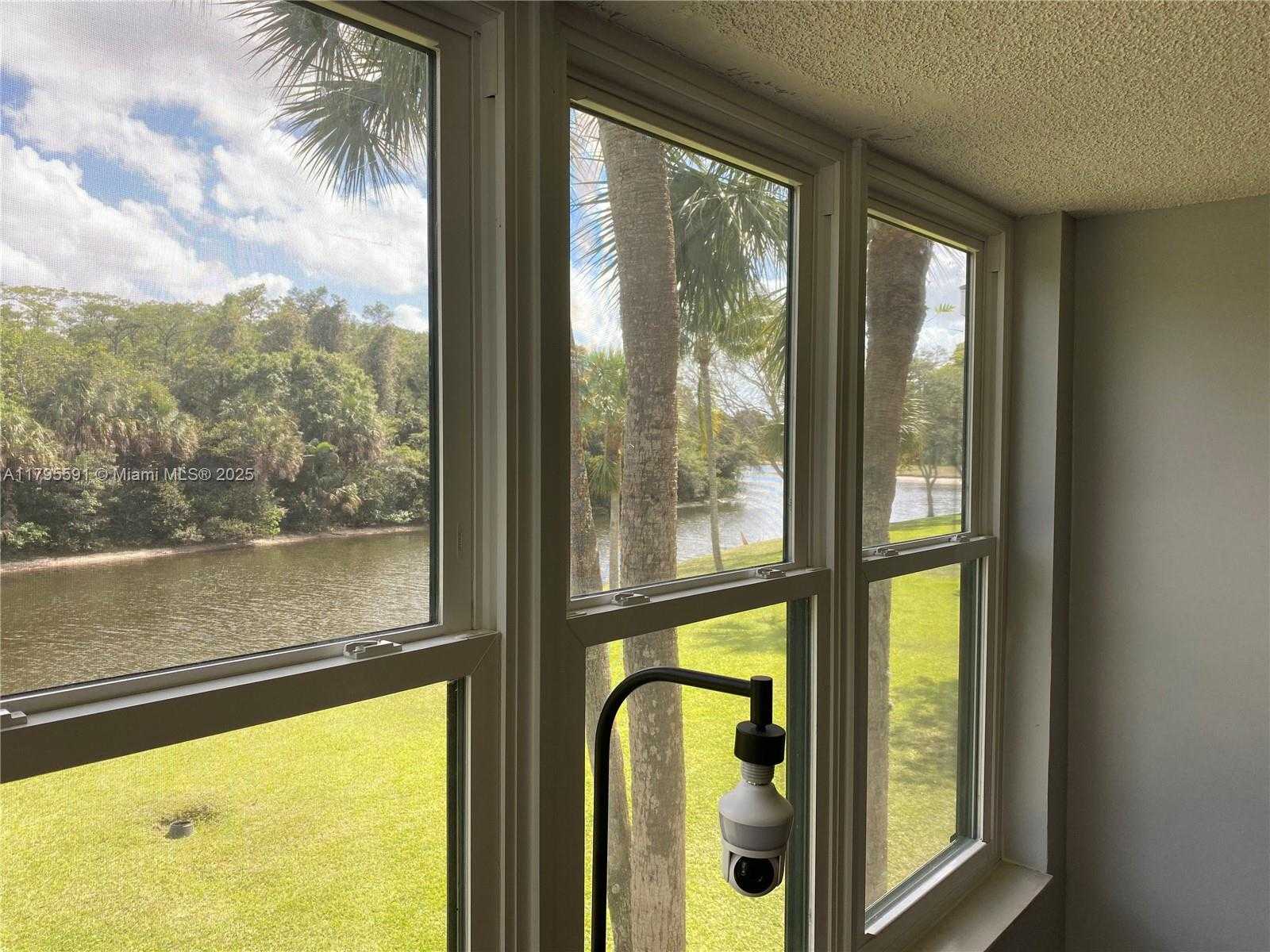 Small Image of 4133 SOUTH CARAMBOLA CIR S #G203, Coconut Creek Number 20