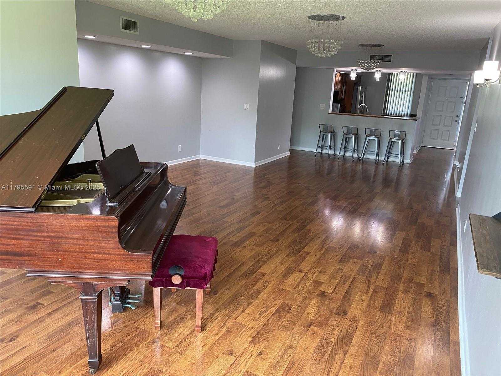 Small Image of 4133 SOUTH CARAMBOLA CIR S #G203, Coconut Creek Number 21