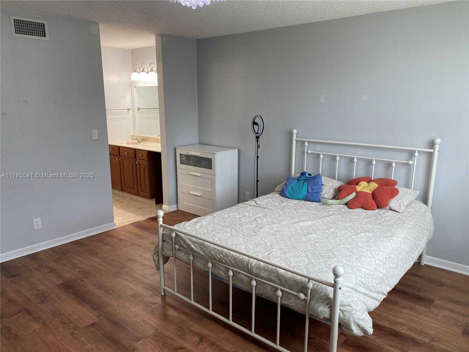 Small Image of 4133 SOUTH CARAMBOLA CIR S #G203, Coconut Creek Number 23