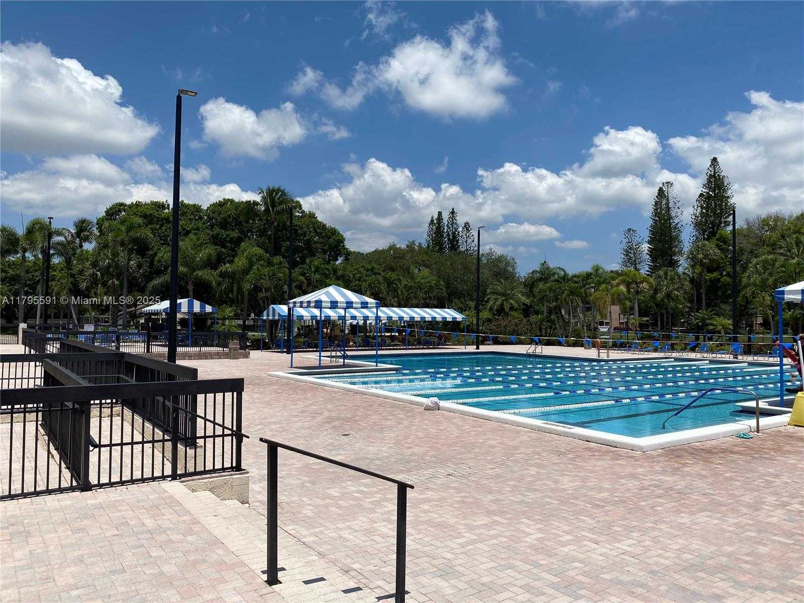 Small Image of 4133 SOUTH CARAMBOLA CIR S #G203, Coconut Creek Number 27