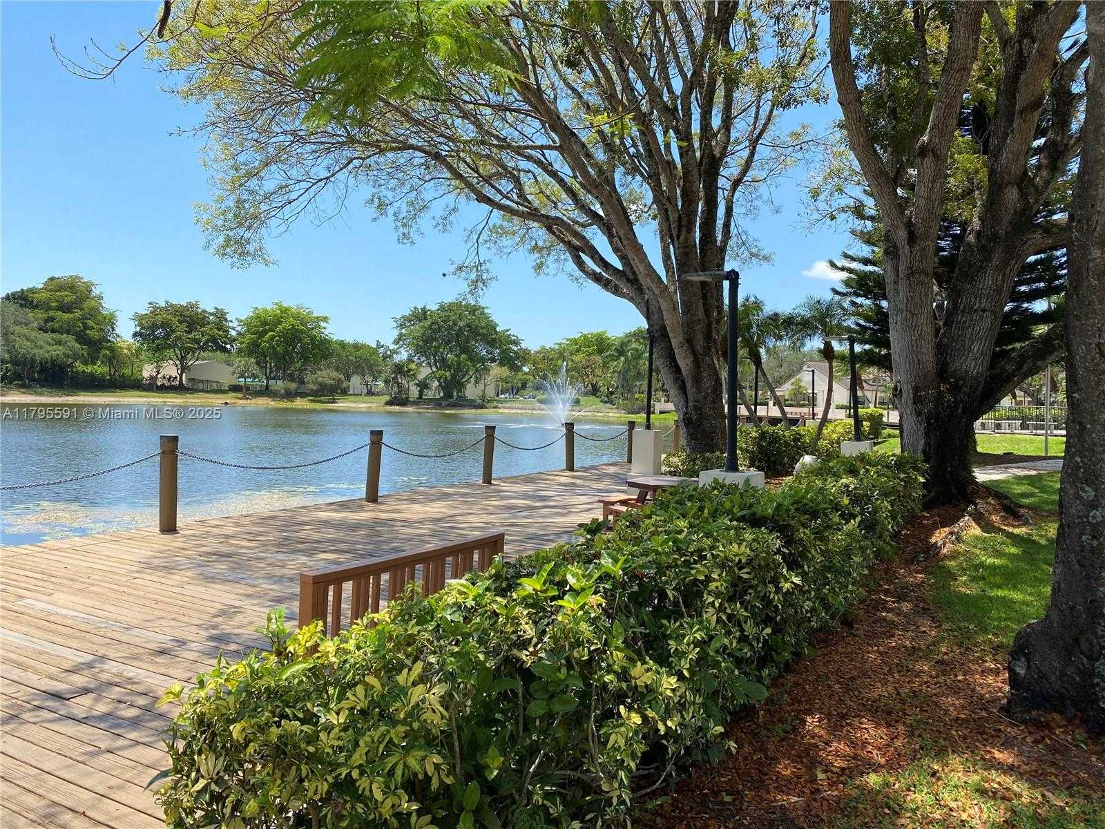 Small Image of 4133 SOUTH CARAMBOLA CIR S #G203, Coconut Creek Number 35