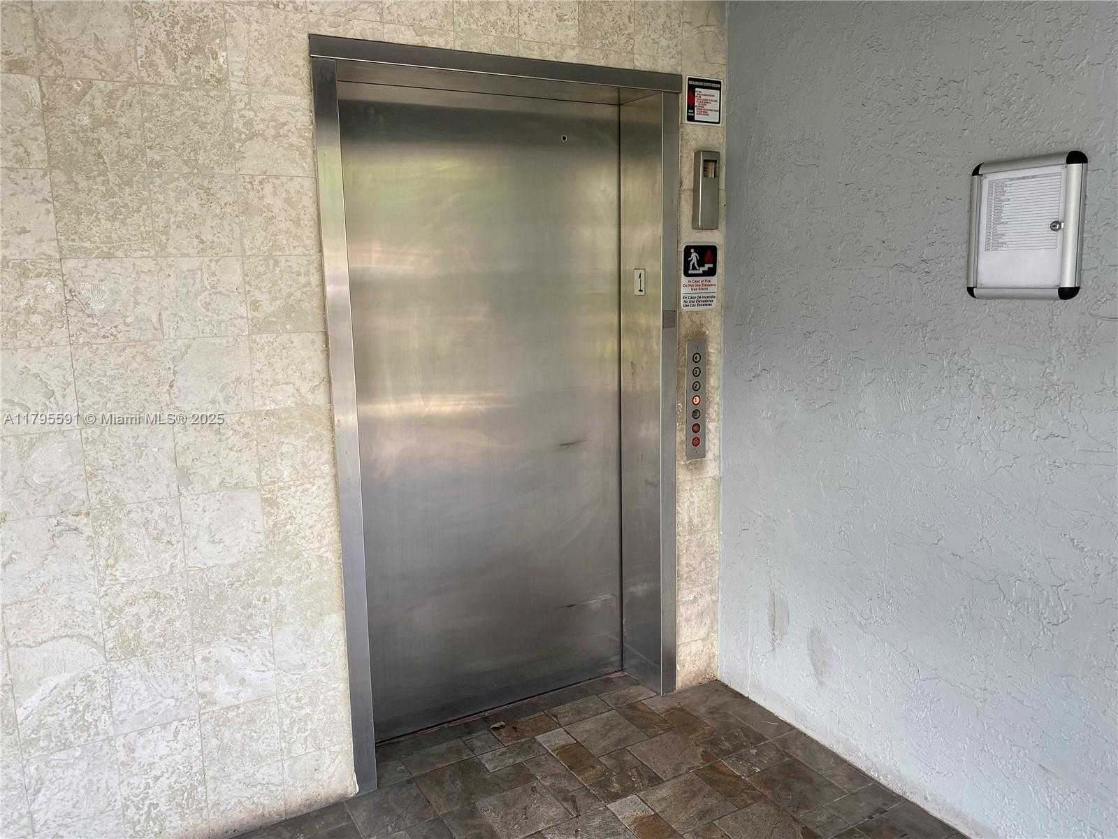 Small Image of 4133 SOUTH CARAMBOLA CIR S #G203, Coconut Creek Number 9
