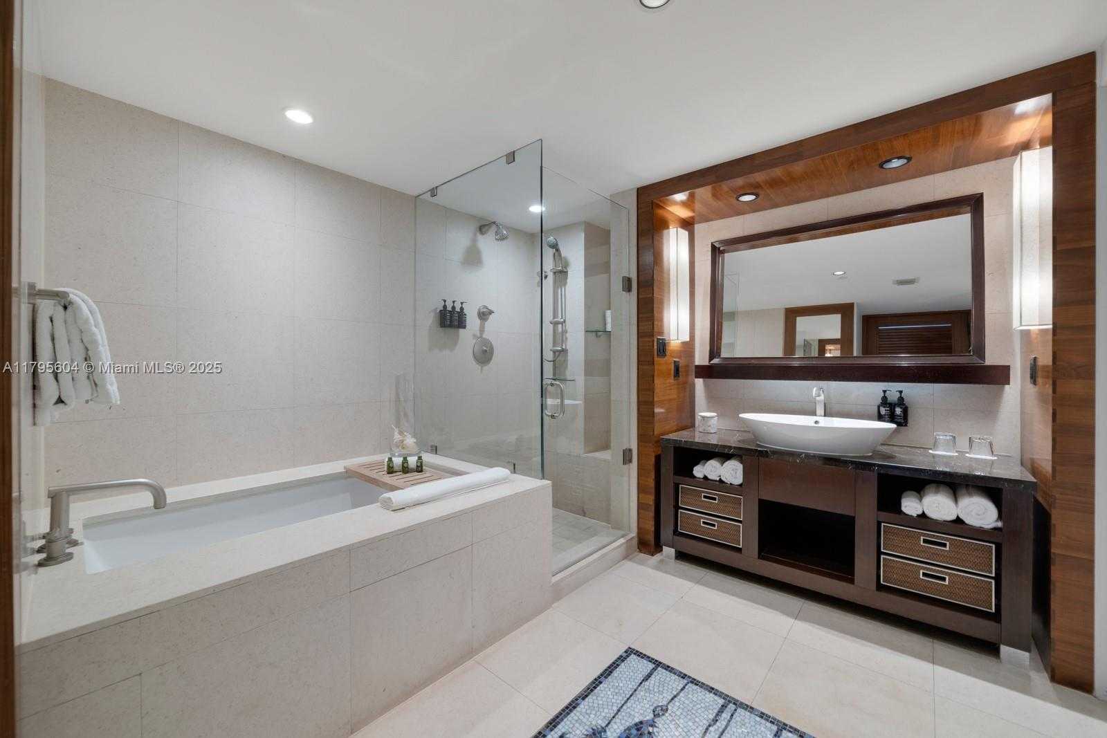 Small Image of 6801 COLLINS AVE #502, Miami Beach Number 12