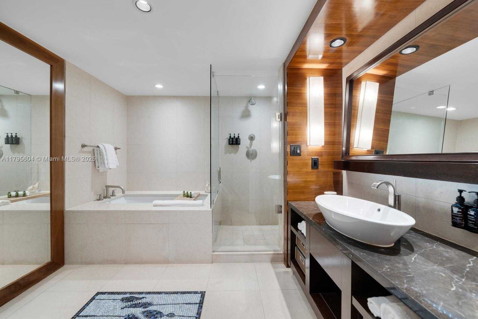 Small Image of 6801 COLLINS AVE #502, Miami Beach Number 13