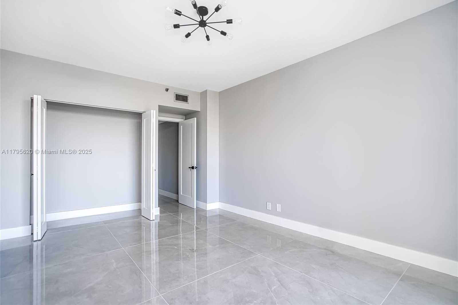 Small Image of 20281 EAST COUNTRY CLUB DR #501, Aventura Number 14