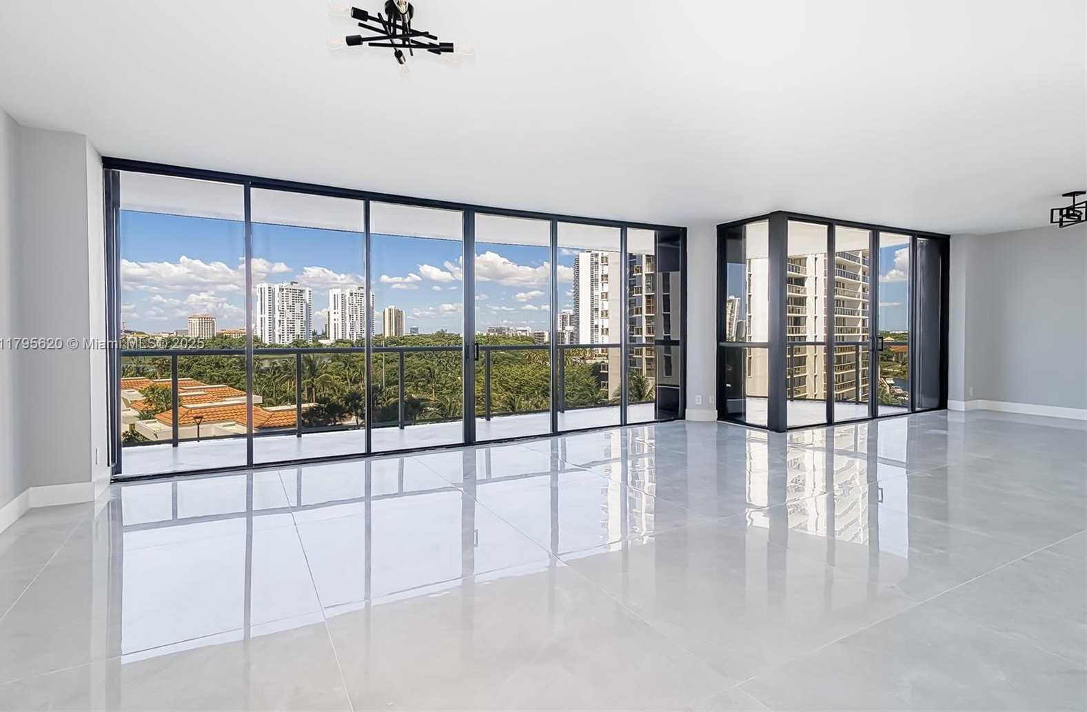Small Image of 20281 EAST COUNTRY CLUB DR #501, Aventura Number 3