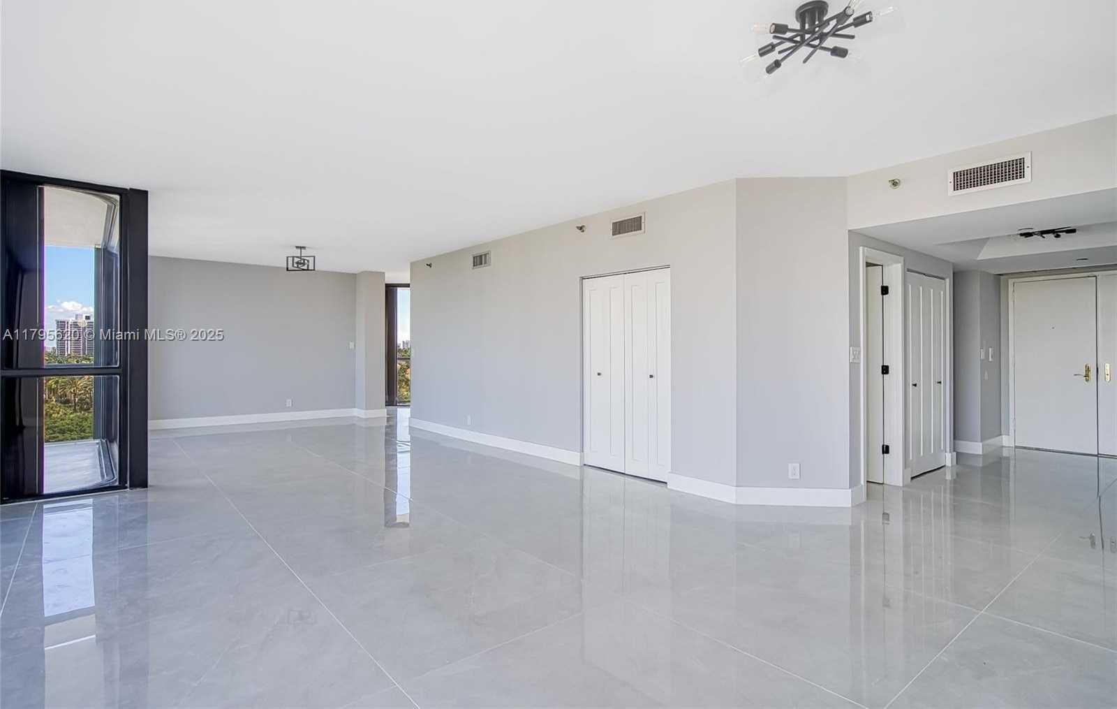 Small Image of 20281 EAST COUNTRY CLUB DR #501, Aventura Number 5