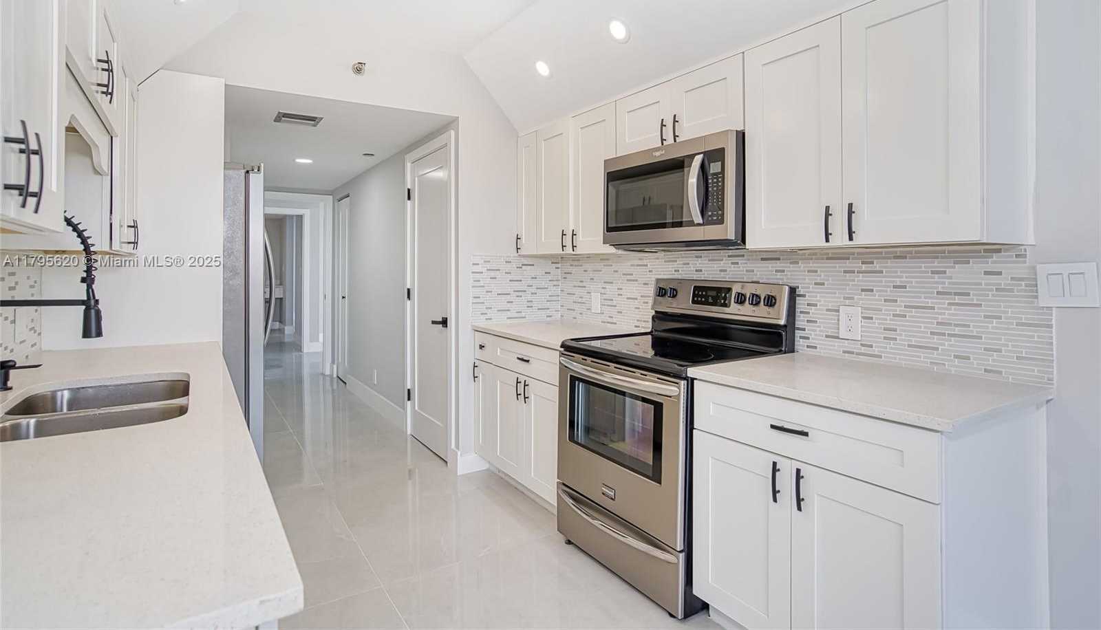 Small Image of 20281 EAST COUNTRY CLUB DR #501, Aventura Number 8