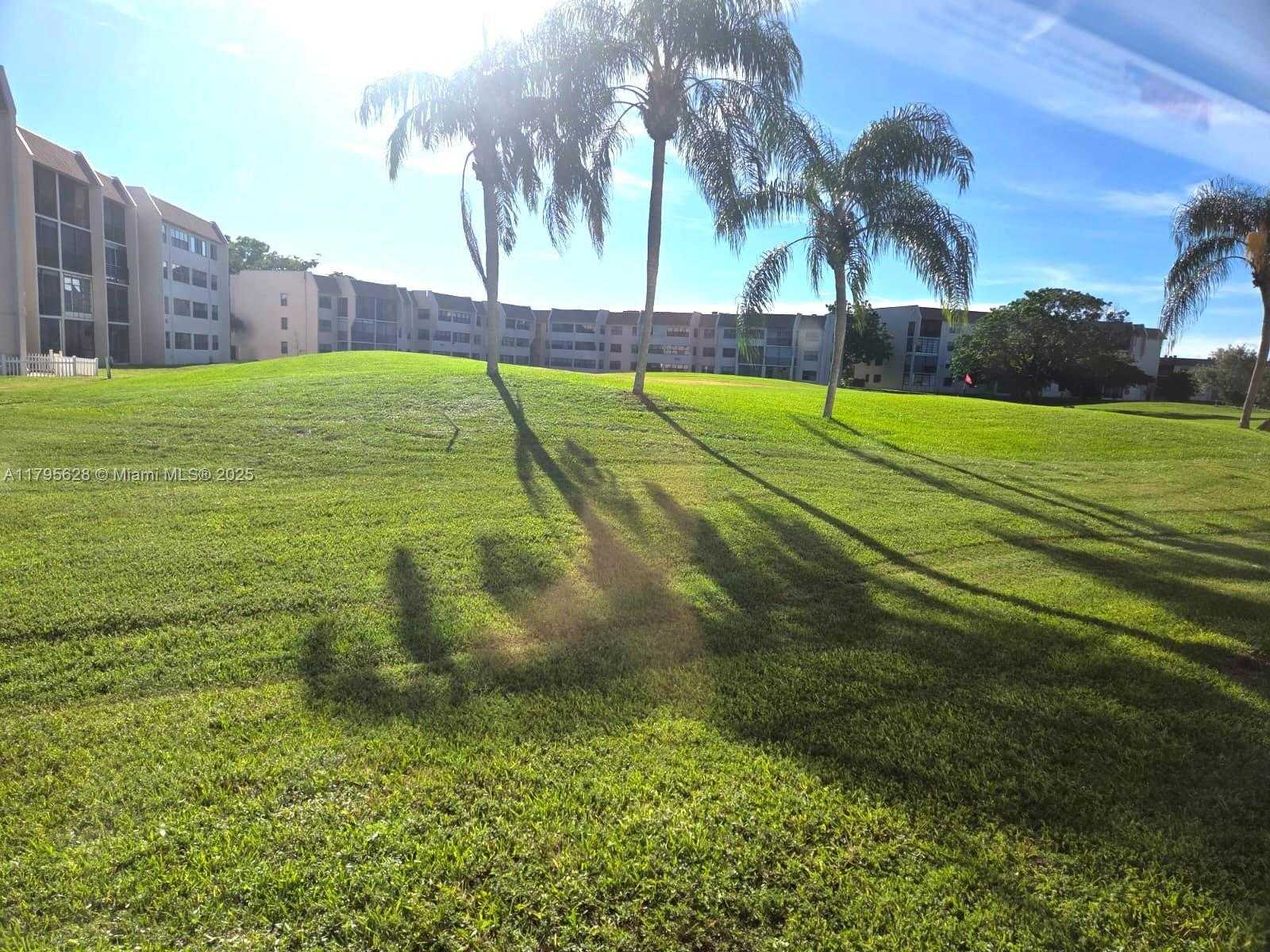 Small Image of 2901 NORTH NOB HILL RD #101, Sunrise Number 26
