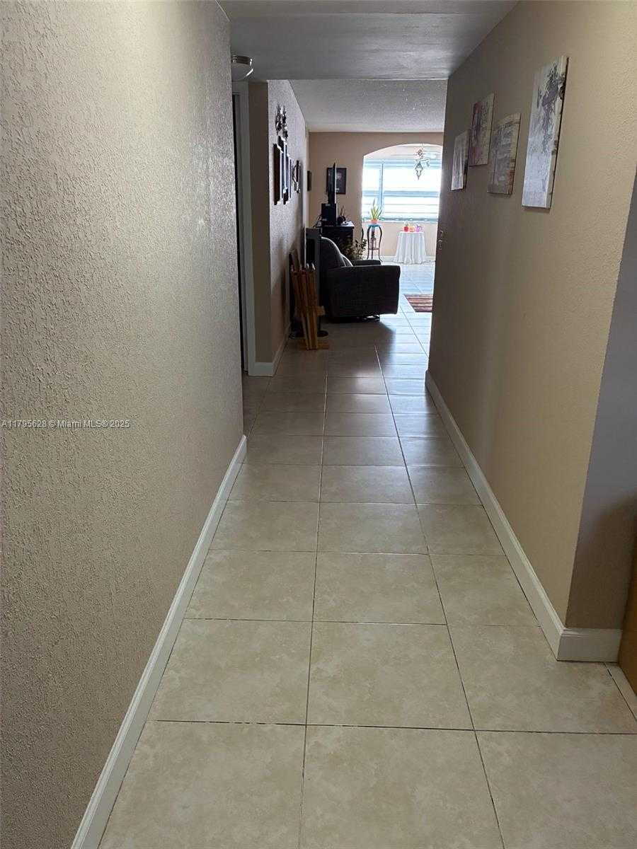 Small Image of 2901 NORTH NOB HILL RD #101, Sunrise Number 9