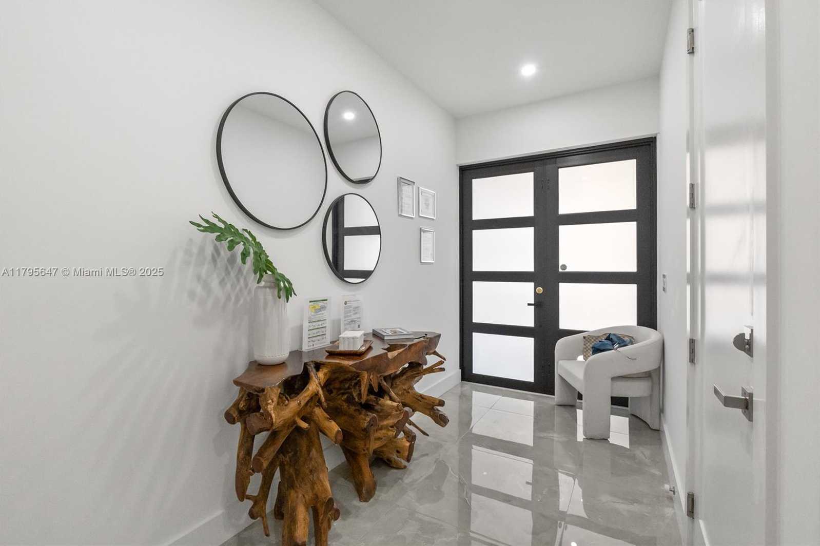 Small Image of 325 SOUTH WEST 16TH ST #B, Fort Lauderdale Number 2