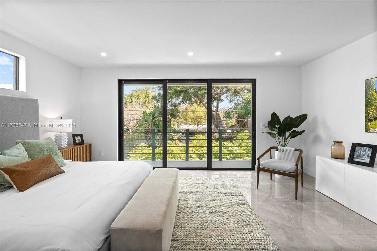 Small Image of 325 SOUTH WEST 16TH ST #B, Fort Lauderdale Number 25