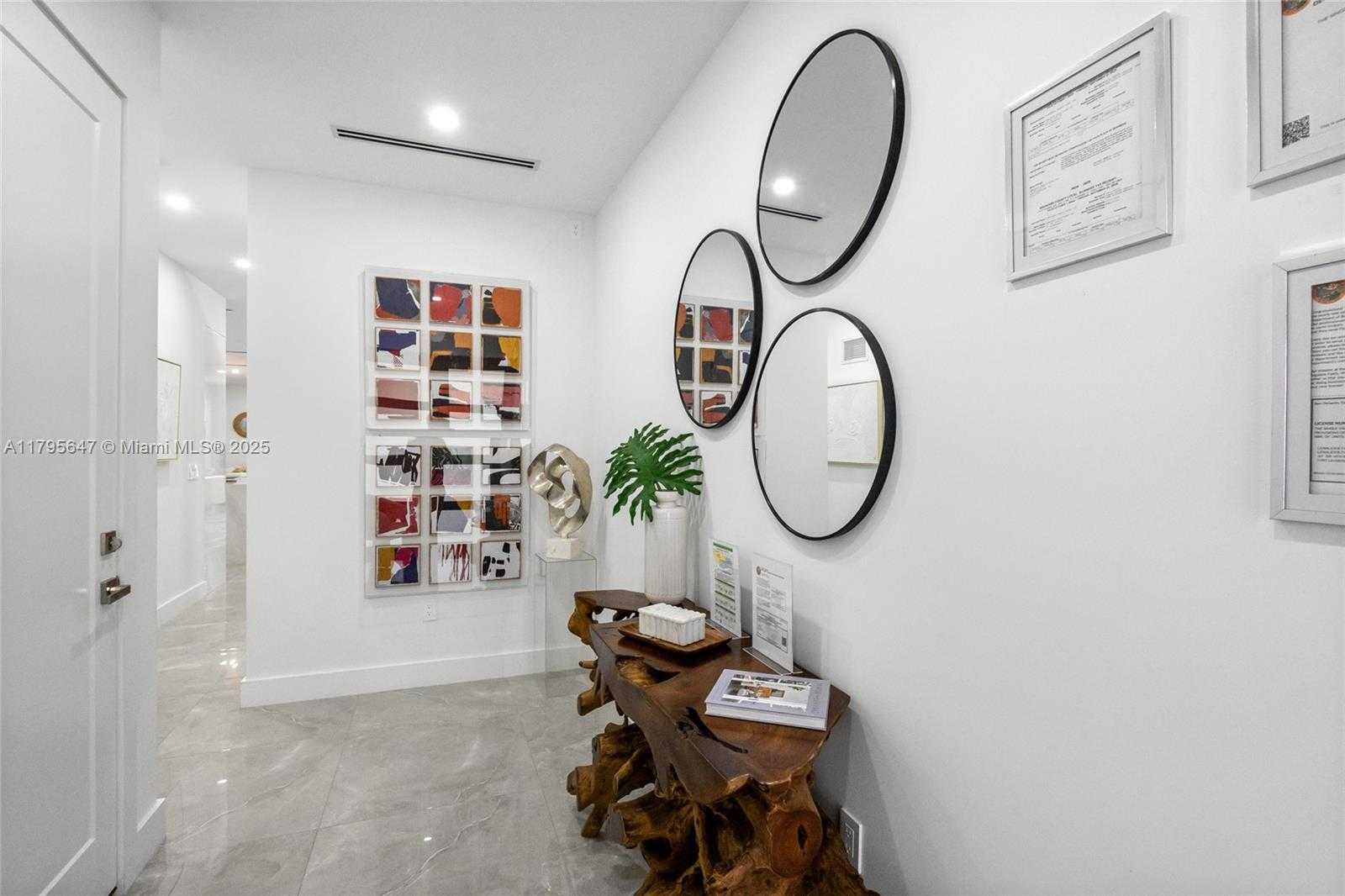 Small Image of 325 SOUTH WEST 16TH ST #B, Fort Lauderdale Number 3