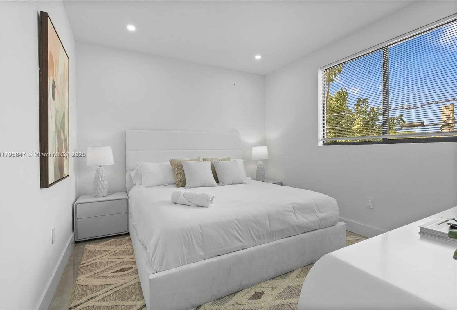 Small Image of 325 SOUTH WEST 16TH ST #B, Fort Lauderdale Number 43