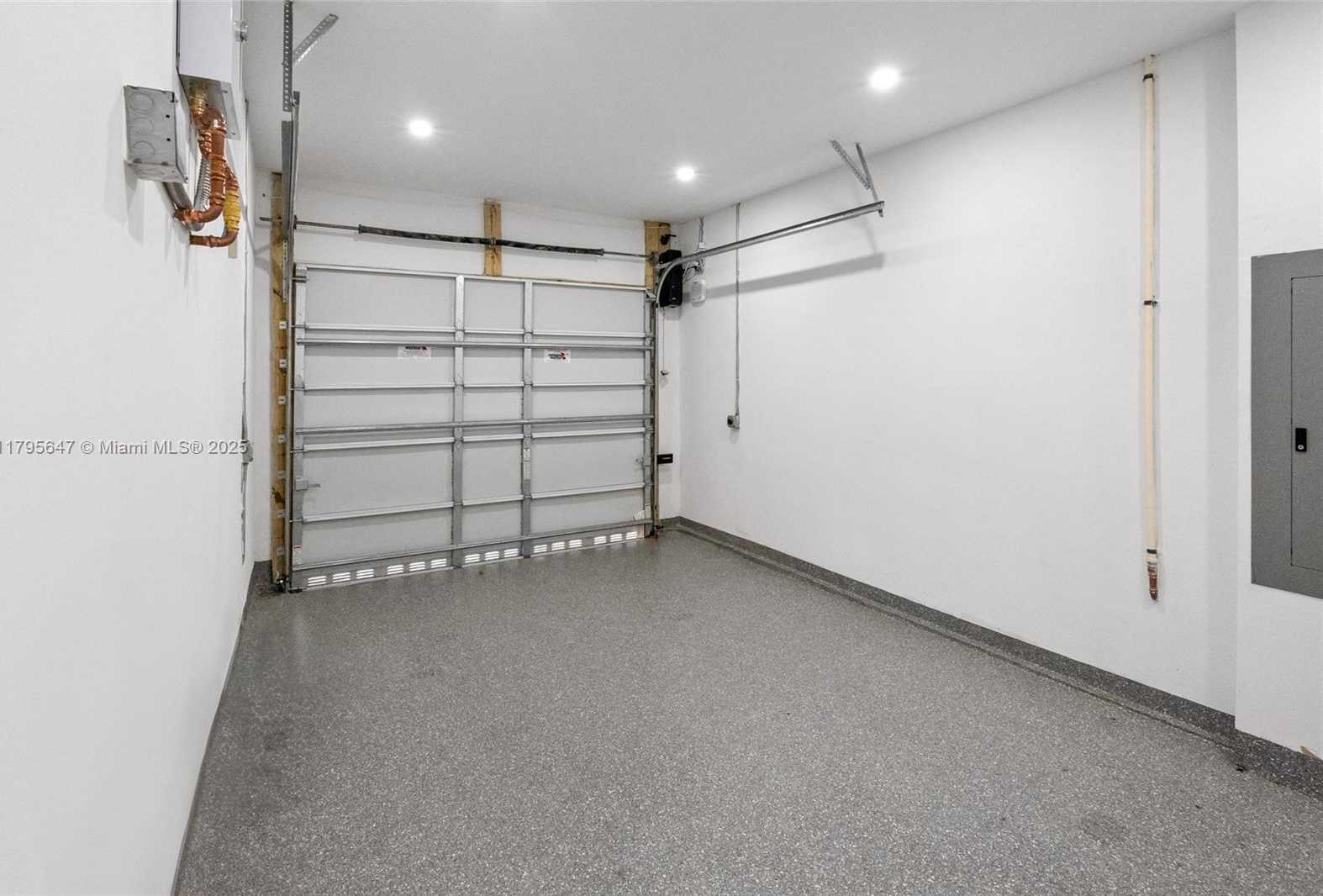 Small Image of 325 SOUTH WEST 16TH ST #B, Fort Lauderdale Number 52
