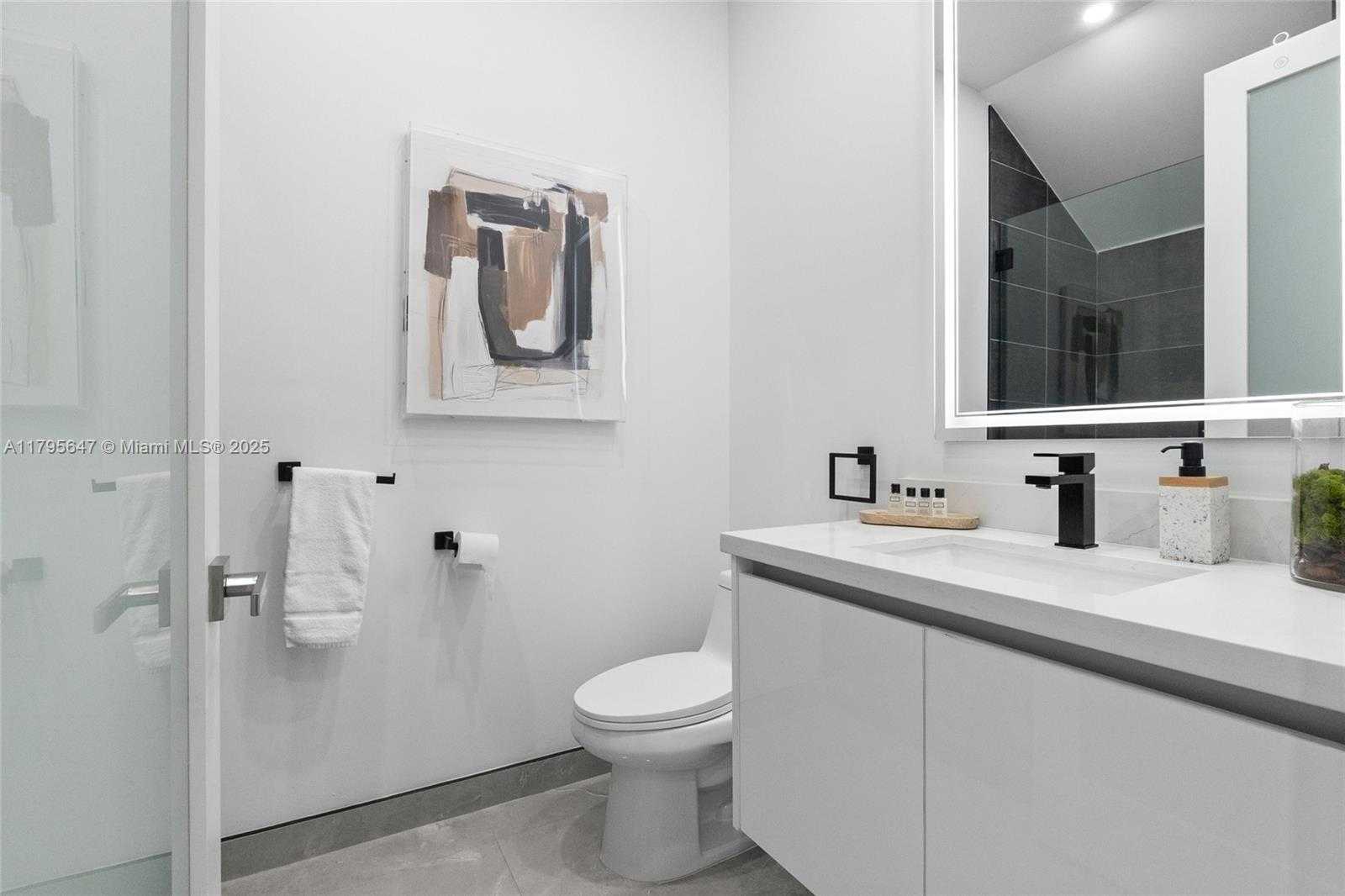 Small Image of 325 SOUTH WEST 16TH ST #B, Fort Lauderdale Number 6