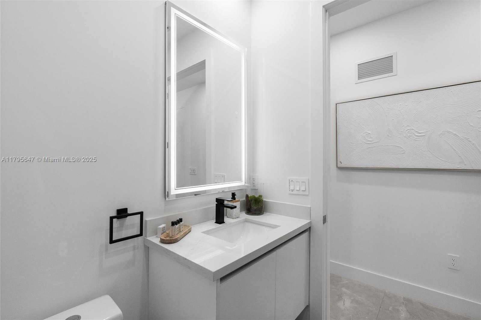 Small Image of 325 SOUTH WEST 16TH ST #B, Fort Lauderdale Number 7