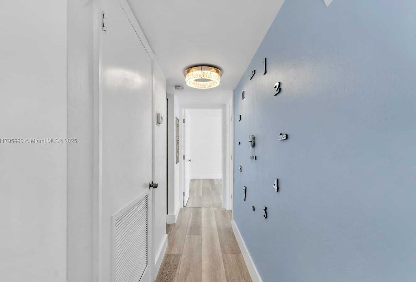 Small Image of 600 NORTH EAST 36TH ST #1404, Miami Number 14