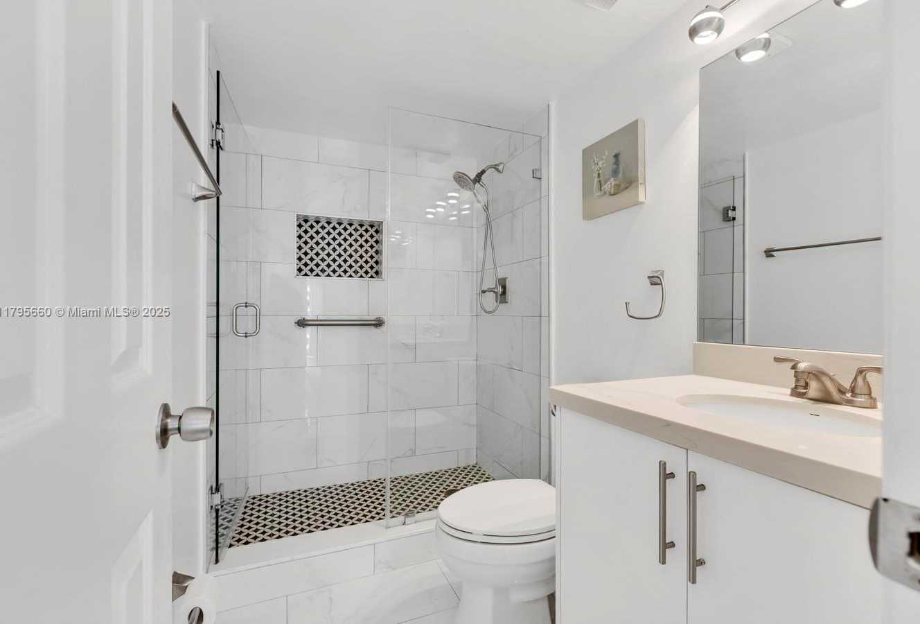 Small Image of 600 NORTH EAST 36TH ST #1404, Miami Number 15