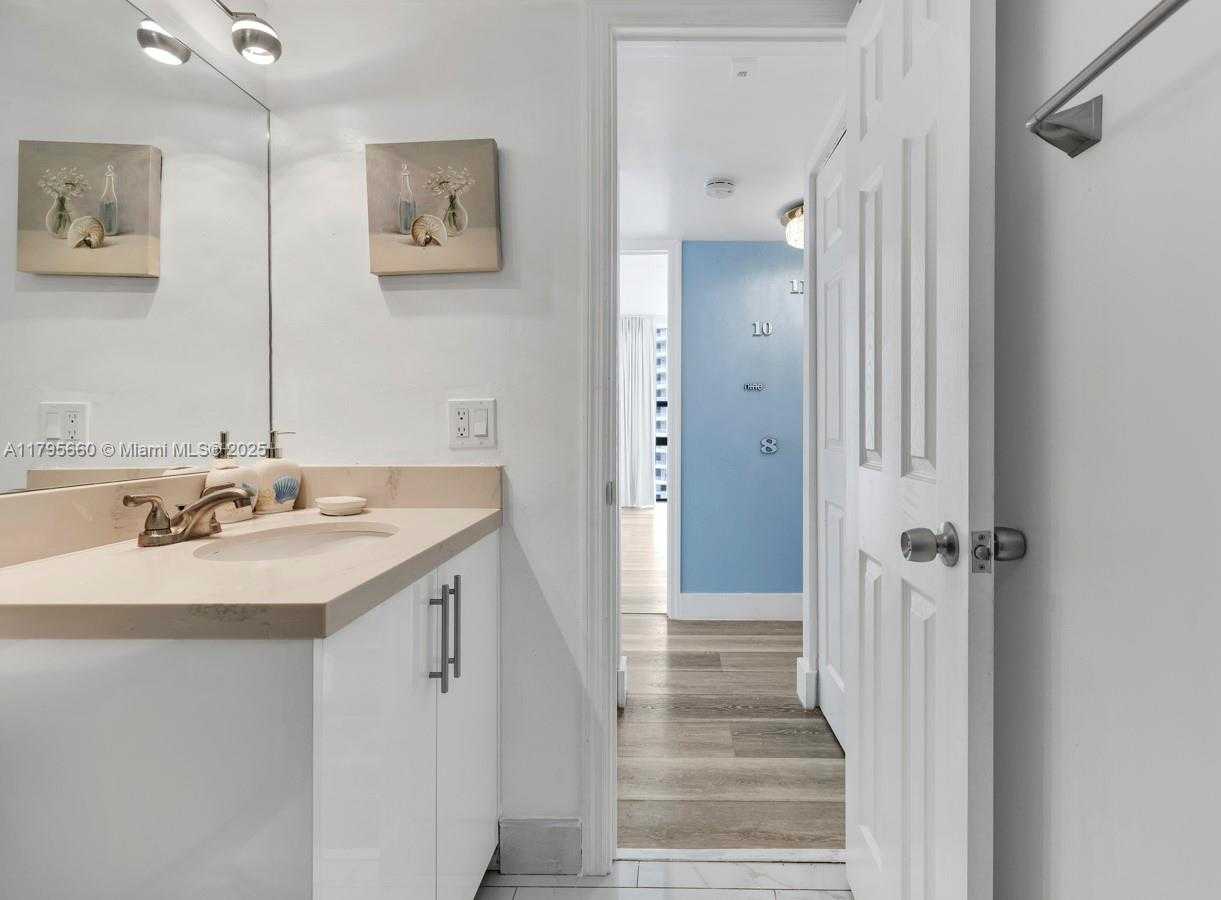 Small Image of 600 NORTH EAST 36TH ST #1404, Miami Number 16