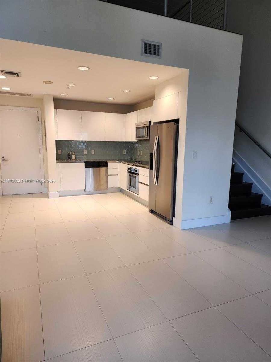 Small Image of 1060 BRICKELL AVE #1001, Miami Number 2
