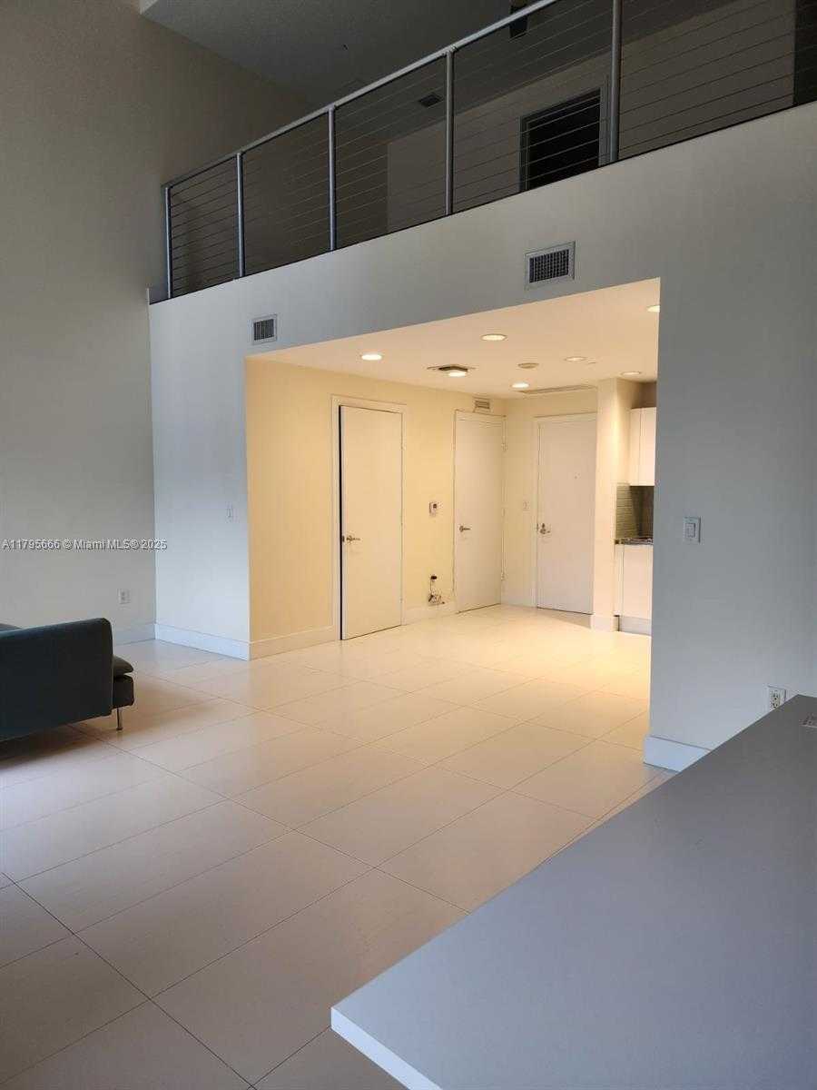 Small Image of 1060 BRICKELL AVE #1001, Miami Number 3