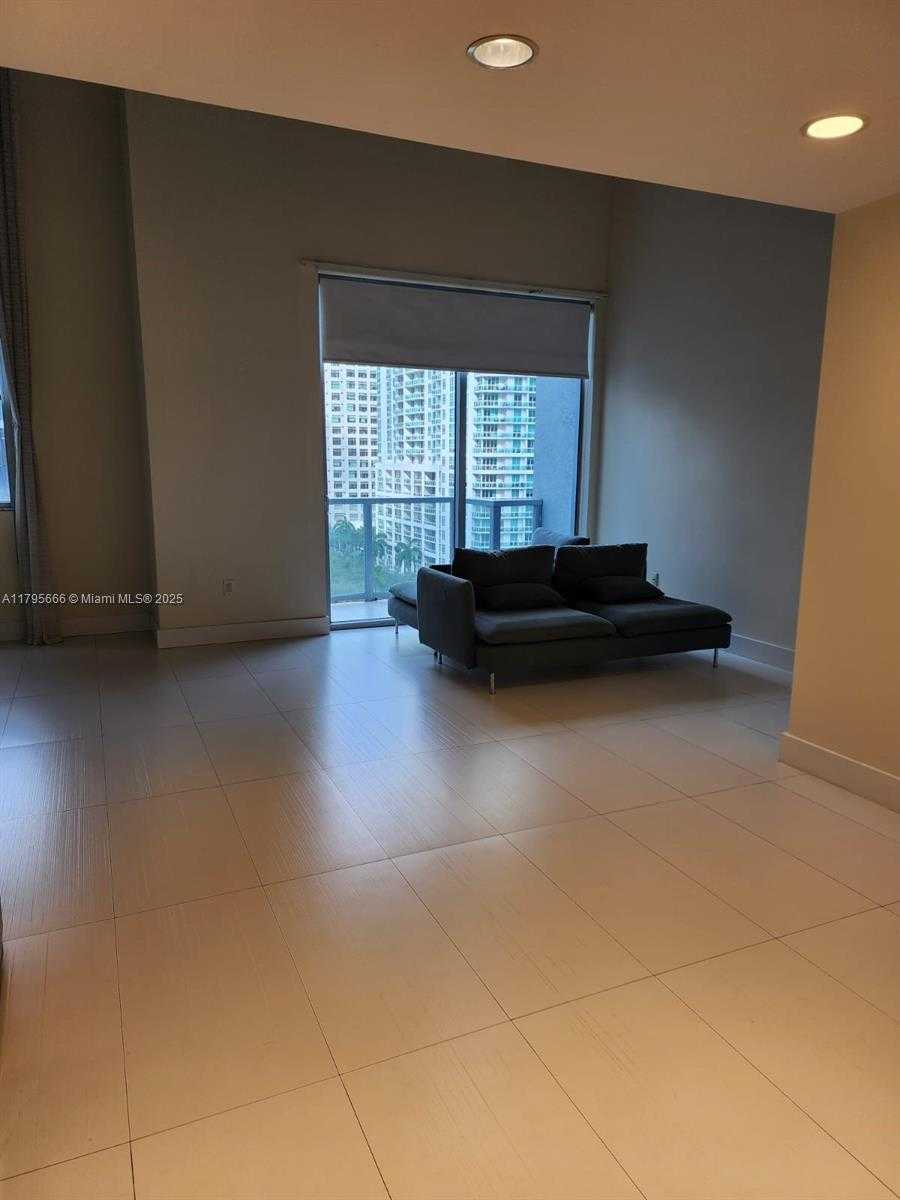 Small Image of 1060 BRICKELL AVE #1001, Miami Number 4